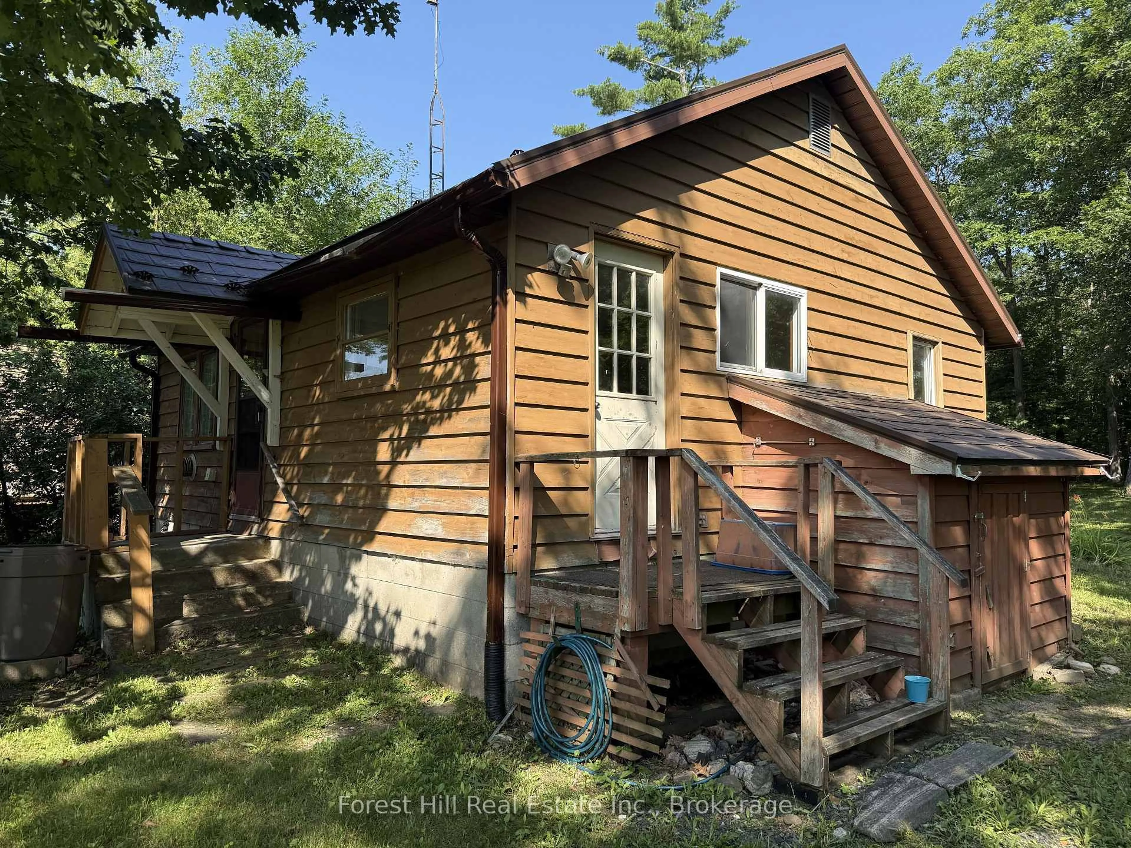 Unknown for 1033 Grey St, Muskoka Lakes Ontario P0C 1A0