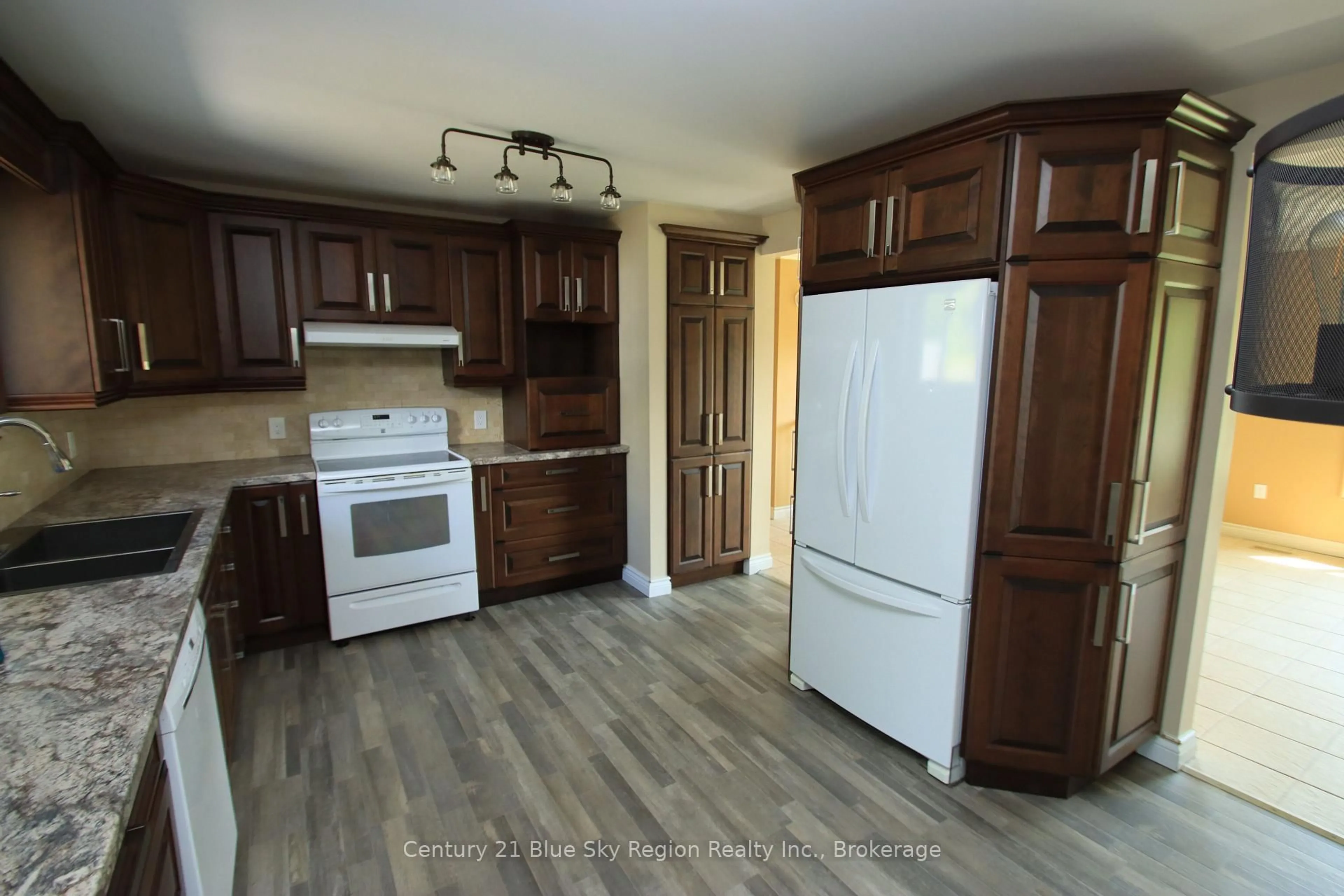 Standard kitchen, unknown for 25 Meadow Dr, East Ferris Ontario P0H 1K0