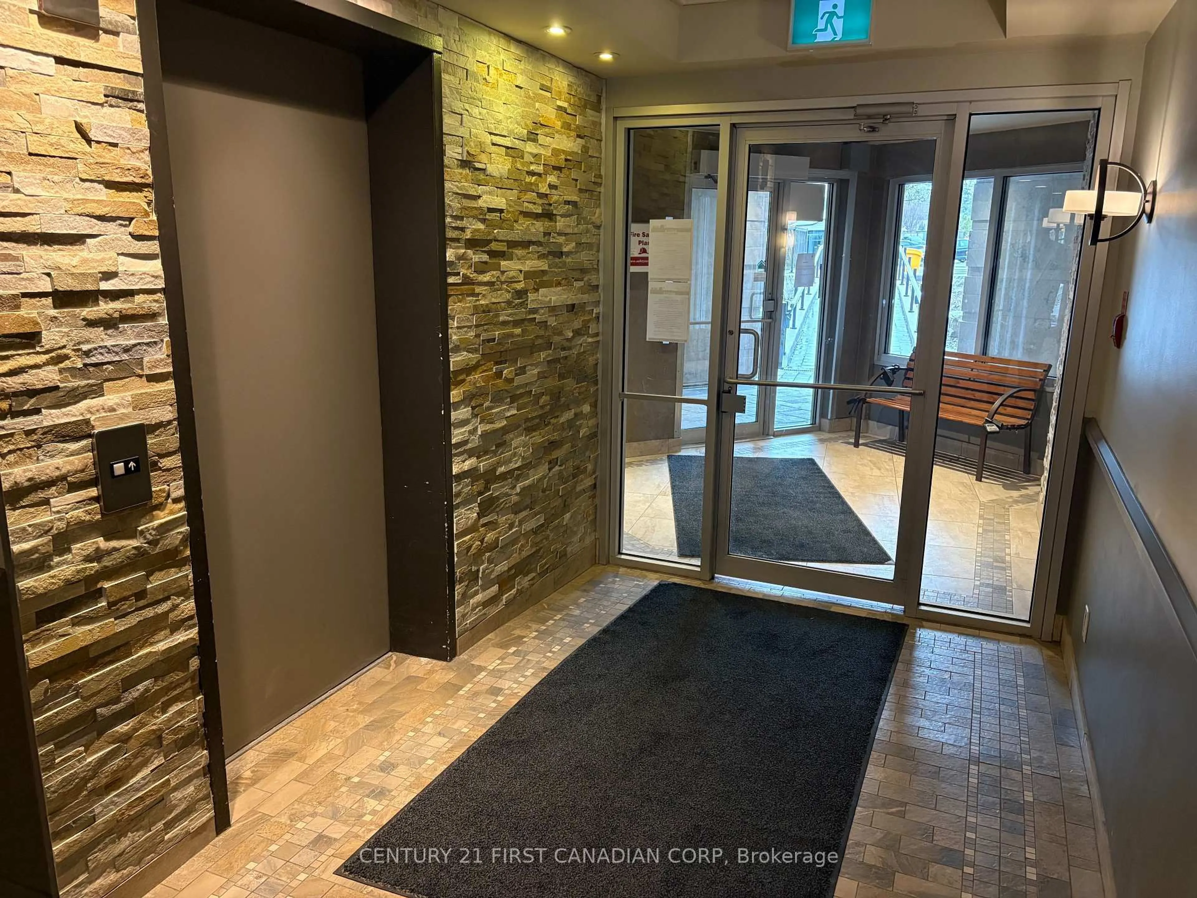 Indoor foyer for 1 Jacksway Cres #114, London North Ontario N5X 3T5