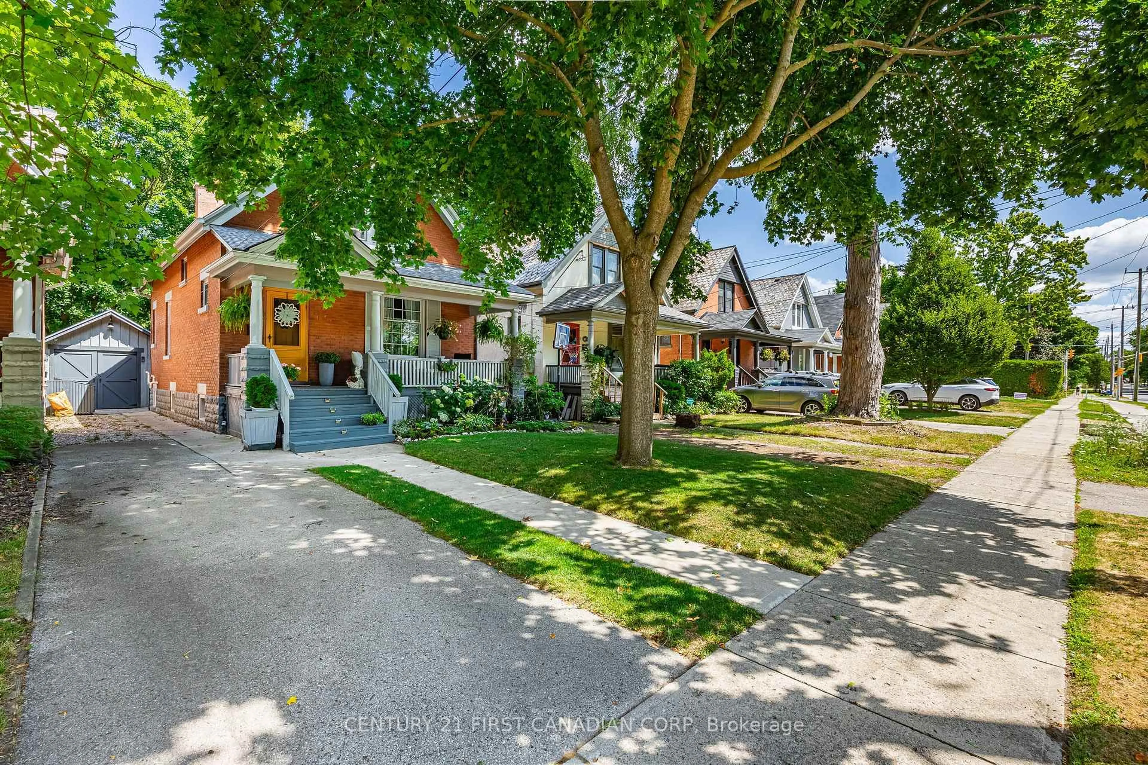 Patio, street for 330 Cheapside St, London East Ontario N6A 2A6