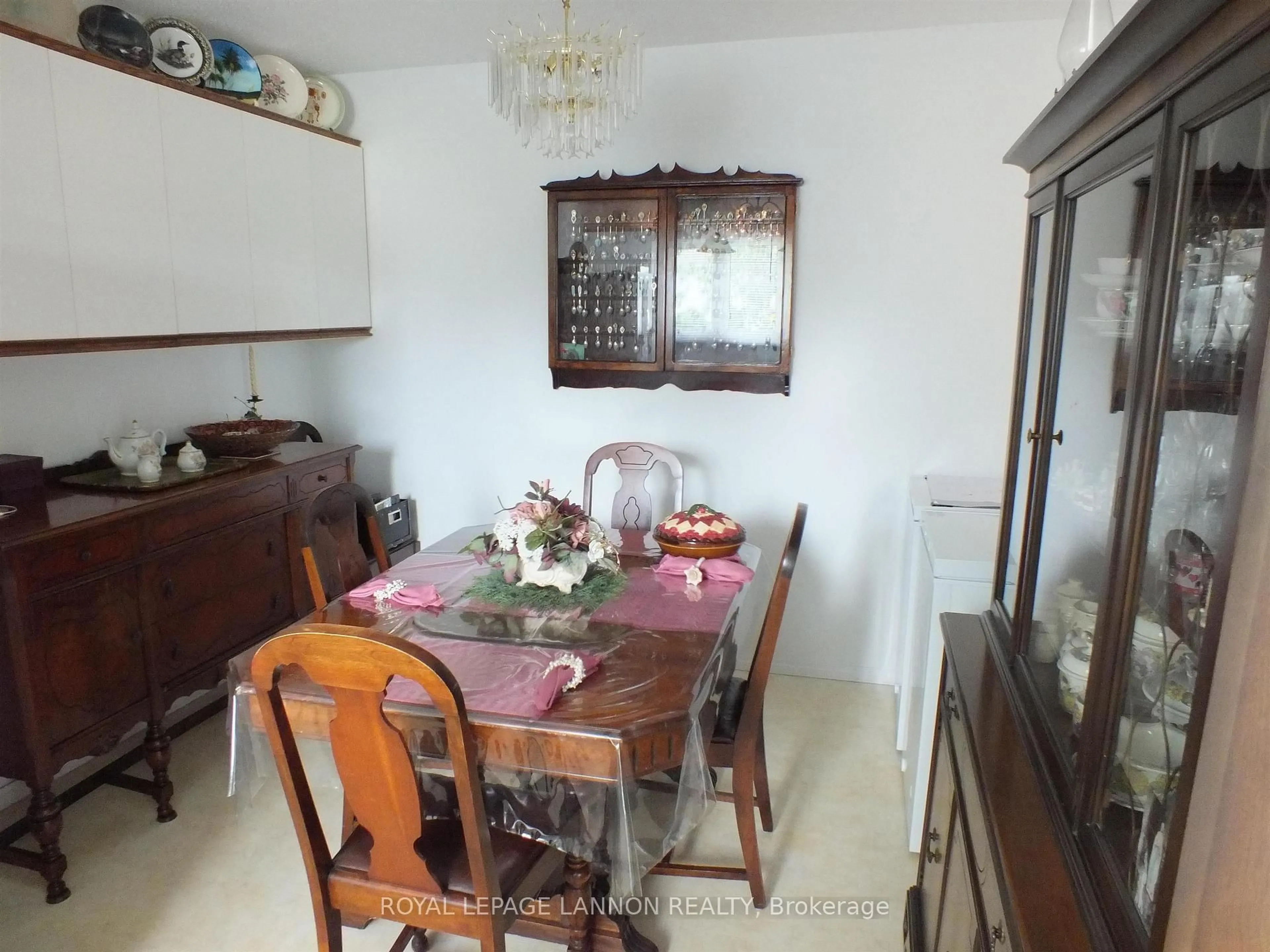 Dining room, unknown for 394 Brant St, Thunder Bay Ontario P7A 7R4