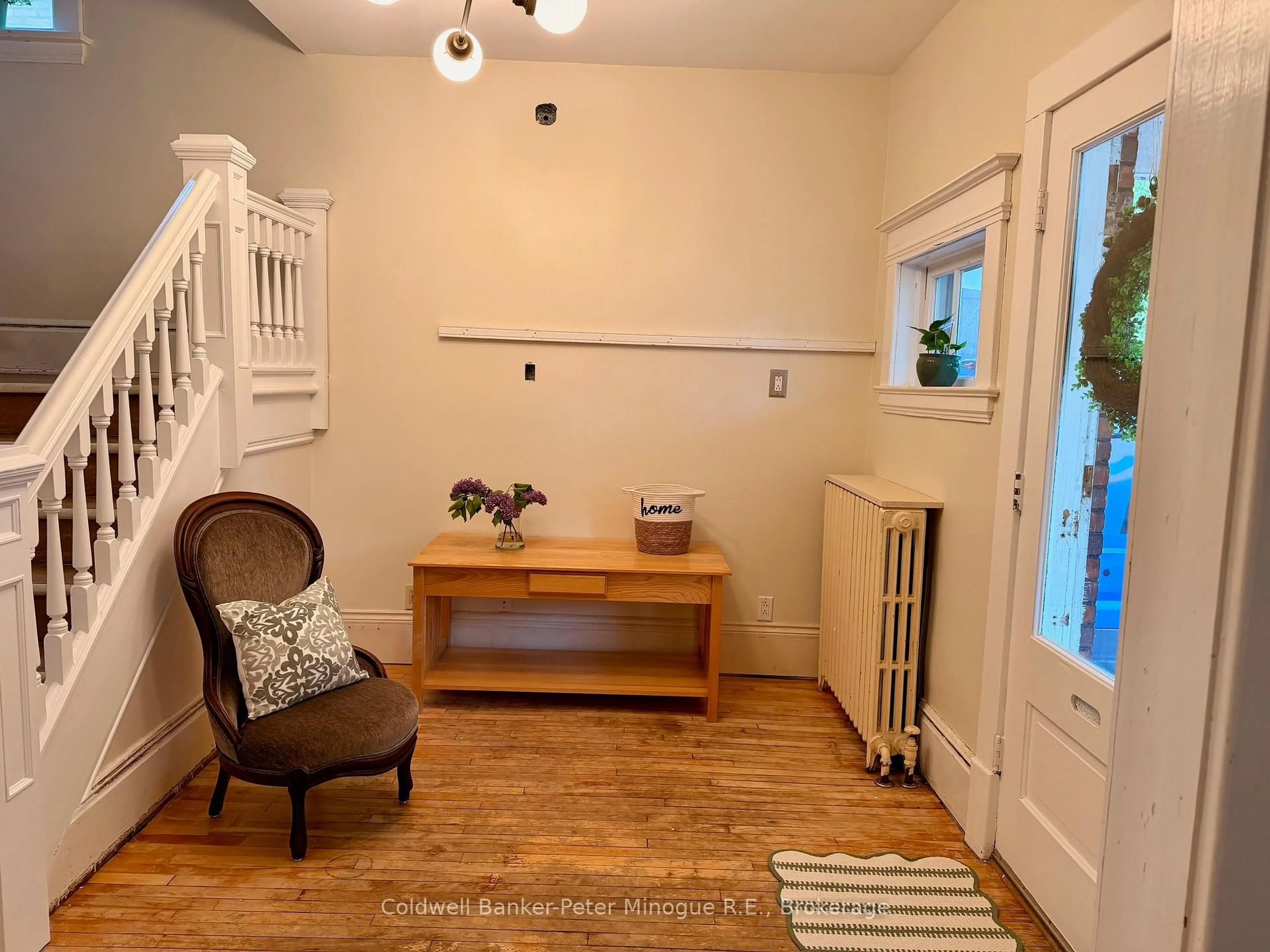 Indoor entryway for 847 Mcintyre St, North Bay Ontario P1B 3A2