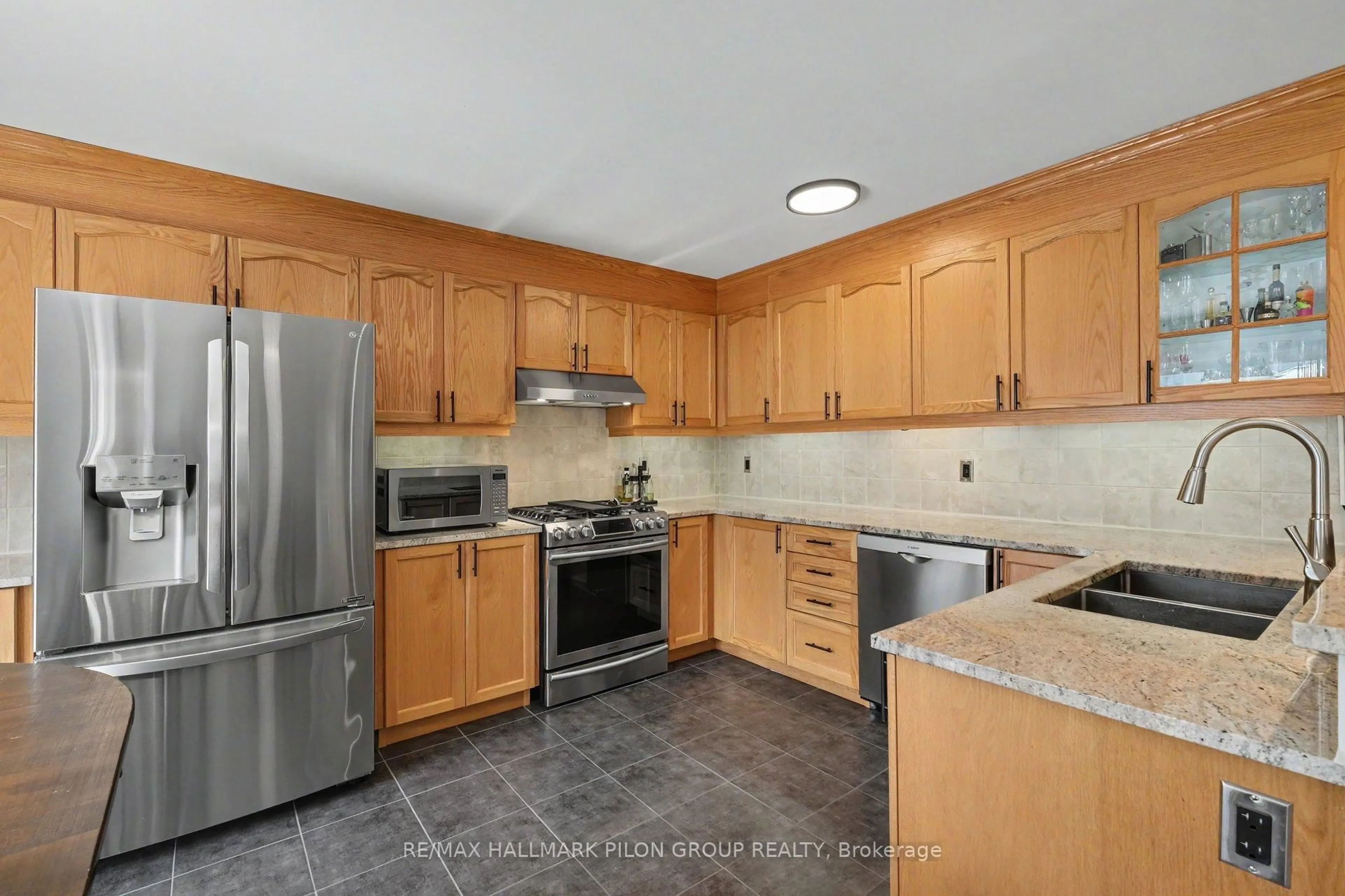 Standard kitchen, unknown for 611 Calla Lily Terr, Ottawa Ontario K4A 0V3