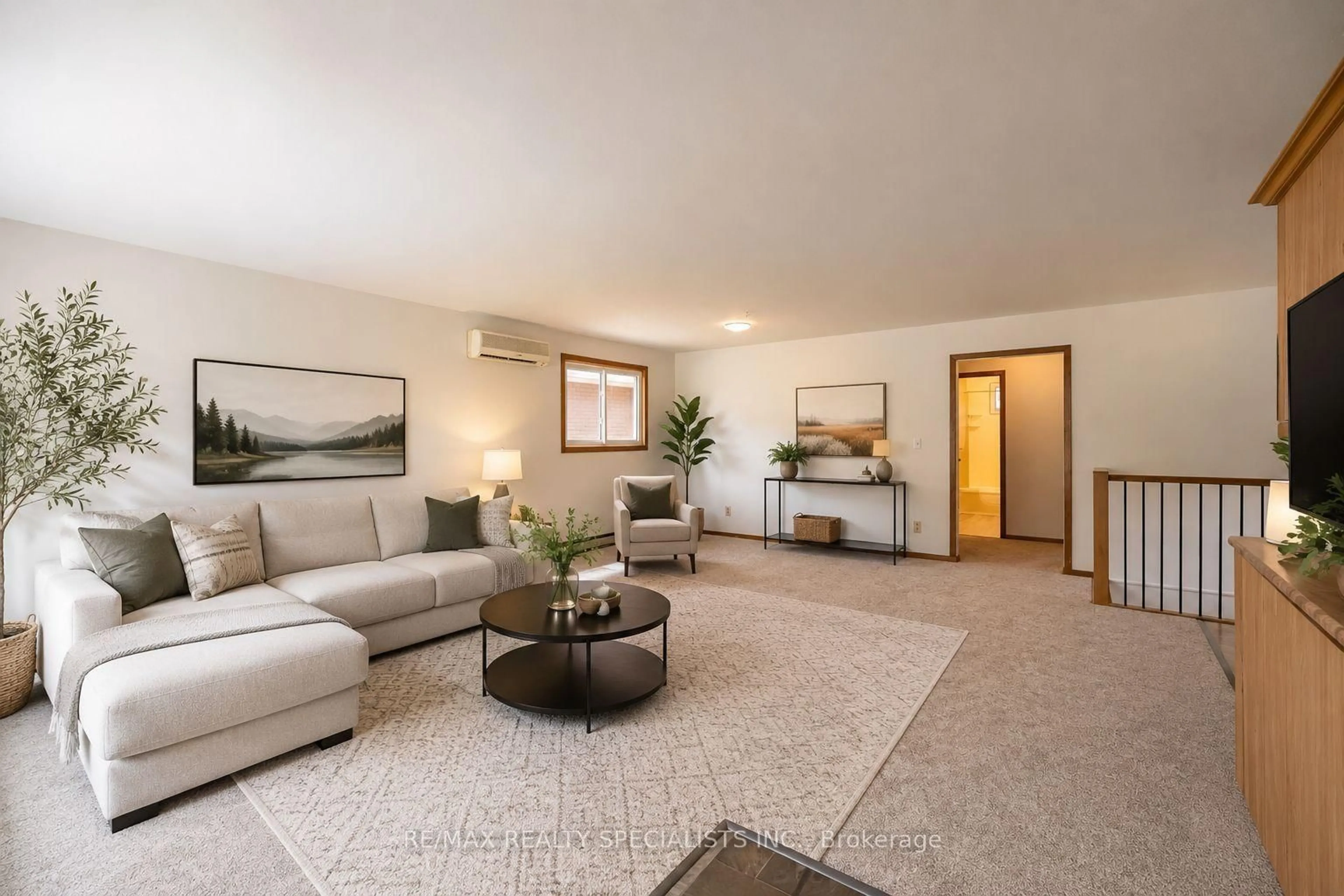 Living room with furniture, unknown for 620 17th St, Owen Sound Ontario N4K 4B8