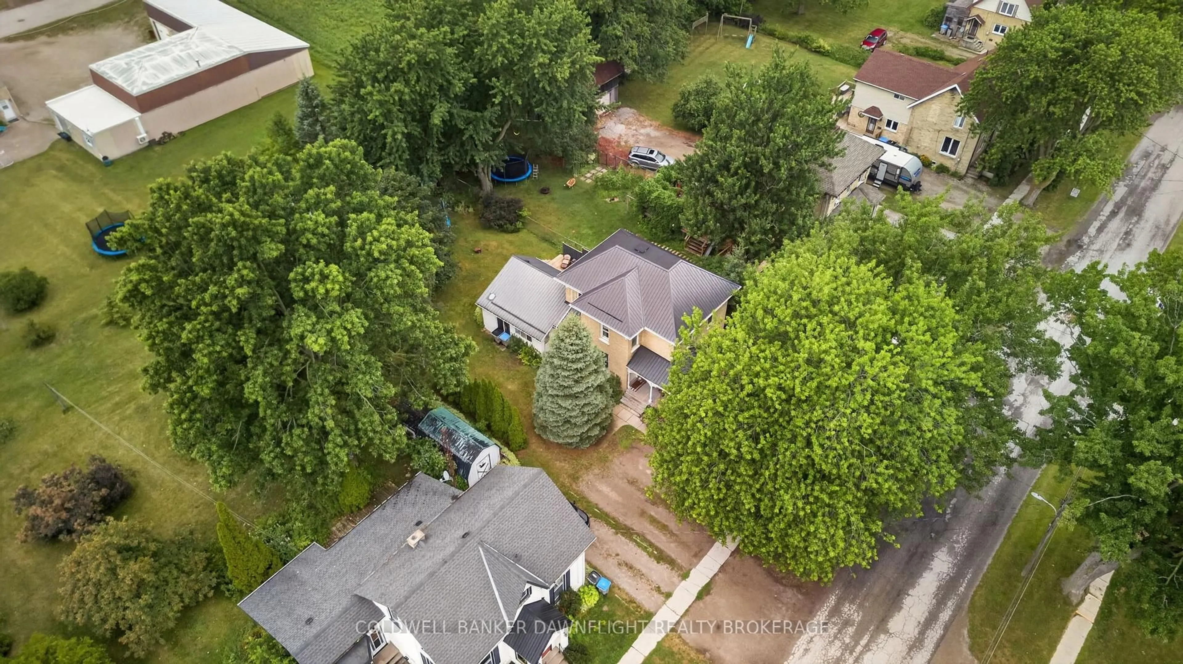 A pic from outside/outdoor area/front of a property/back of a property/a pic from drone, street for 26 King St, South Huron Ontario N0M 1M0