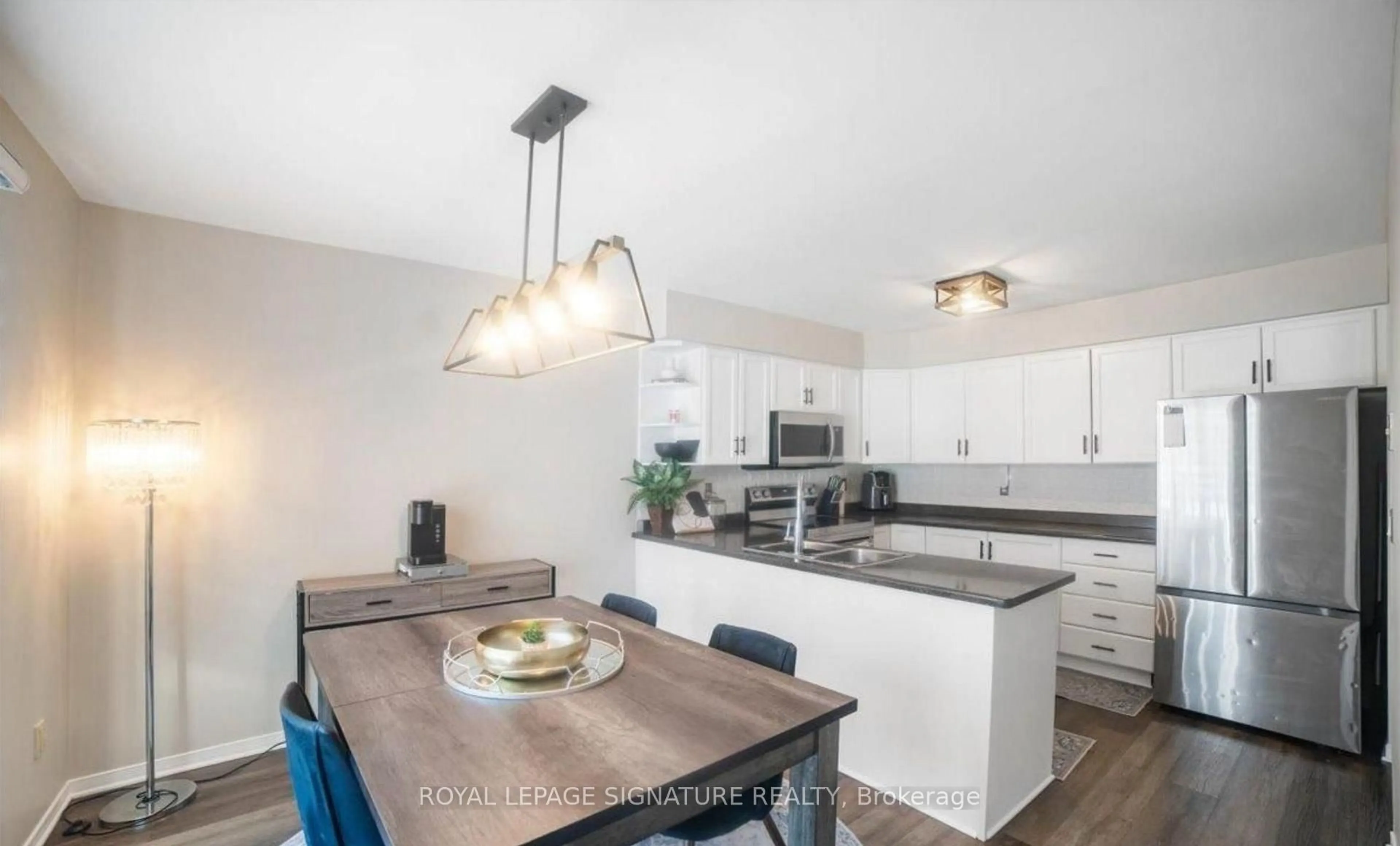 Open concept kitchen, unknown for 25 Meadowvale Dr #3, Pelham Ontario L0S 1E4