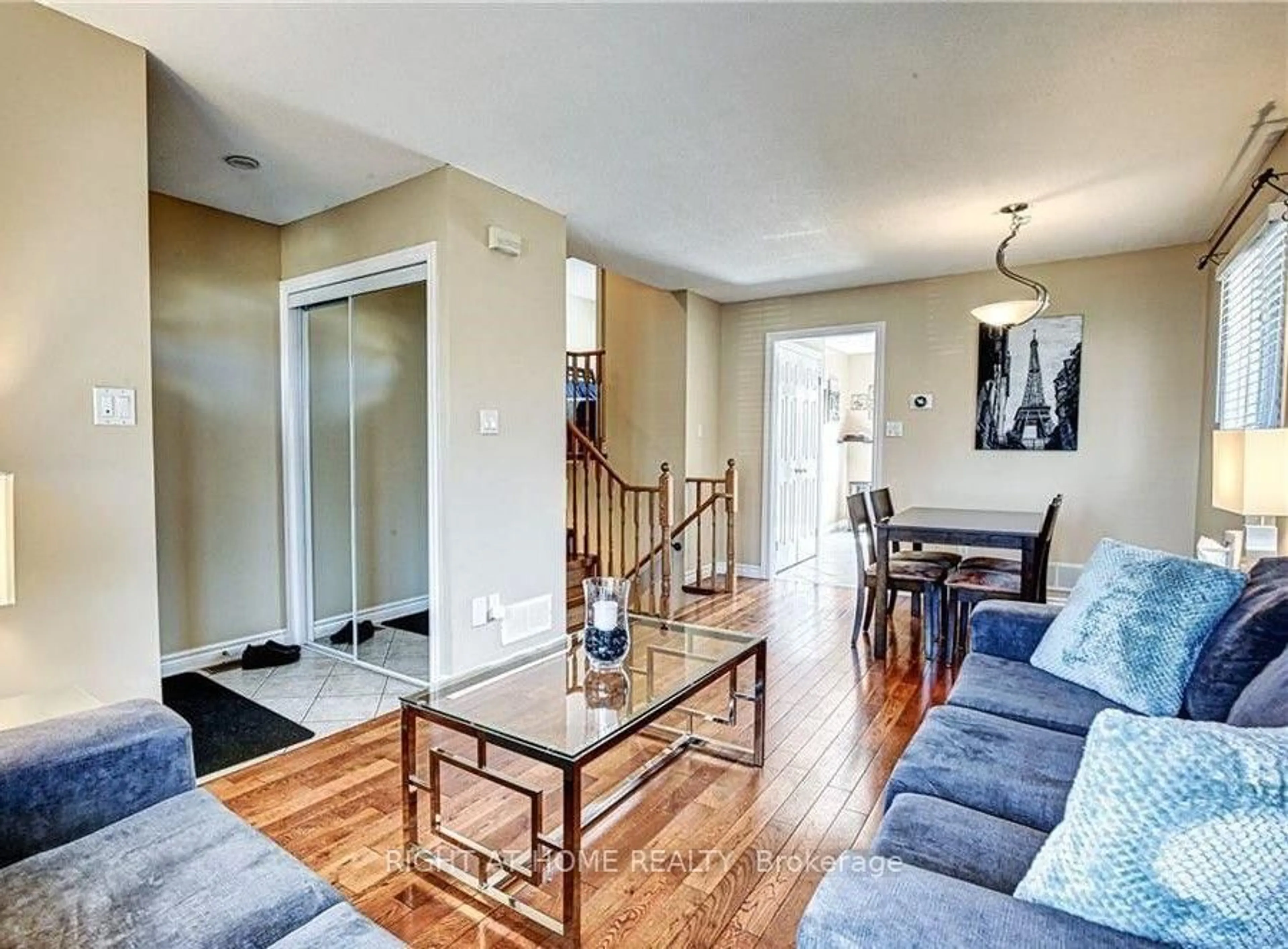 Living room with furniture, unknown for 47 Jackson Crt, Welland Ontario L3C 7G2