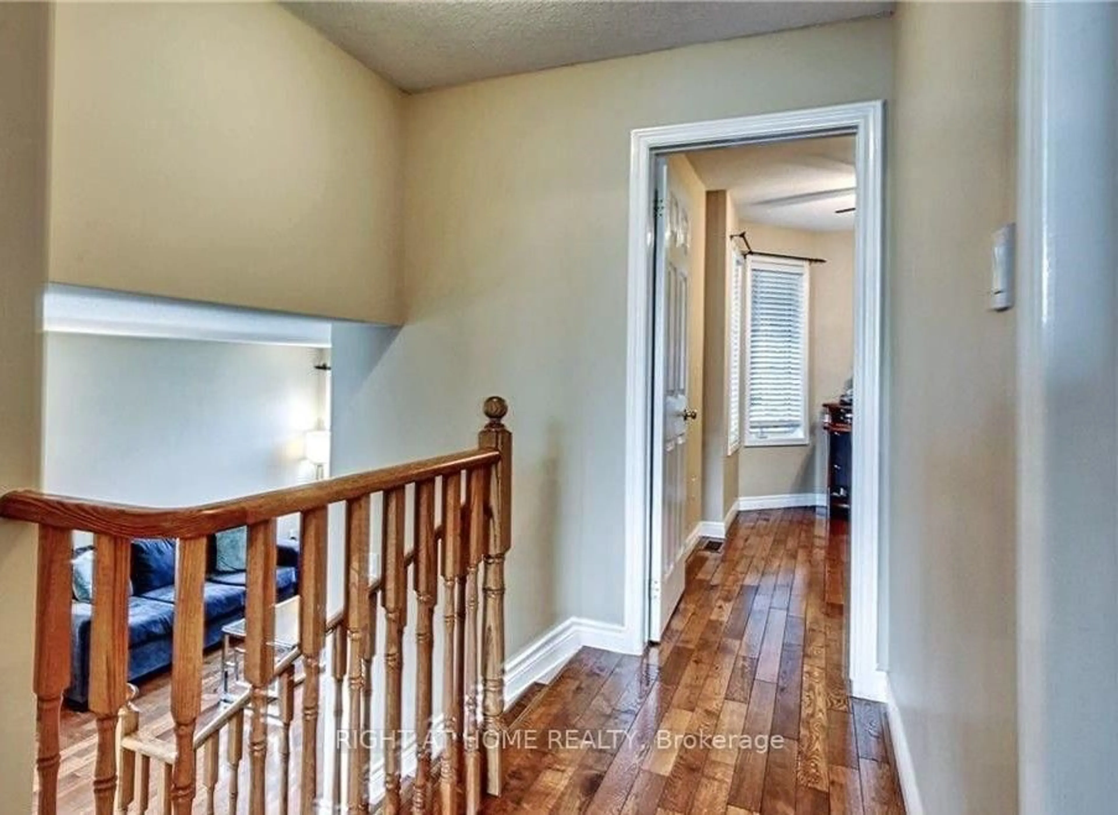 Indoor entryway for 47 Jackson Crt, Welland Ontario L3C 7G2