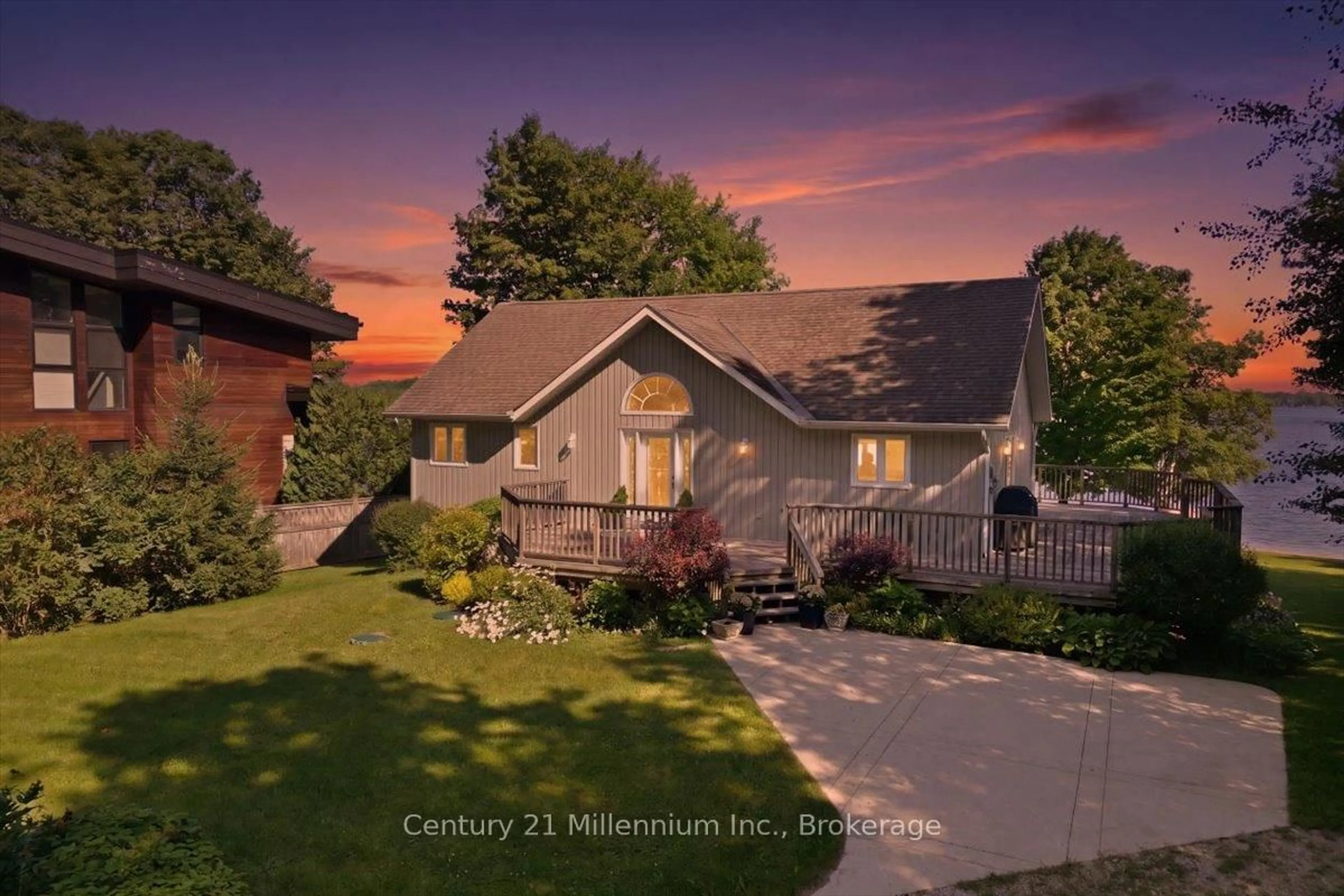 A pic from outside/outdoor area/front of a property/back of a property/a pic from drone, mountain view for 115 South Shores Rd, Grey Highlands Ontario N0C 1E0