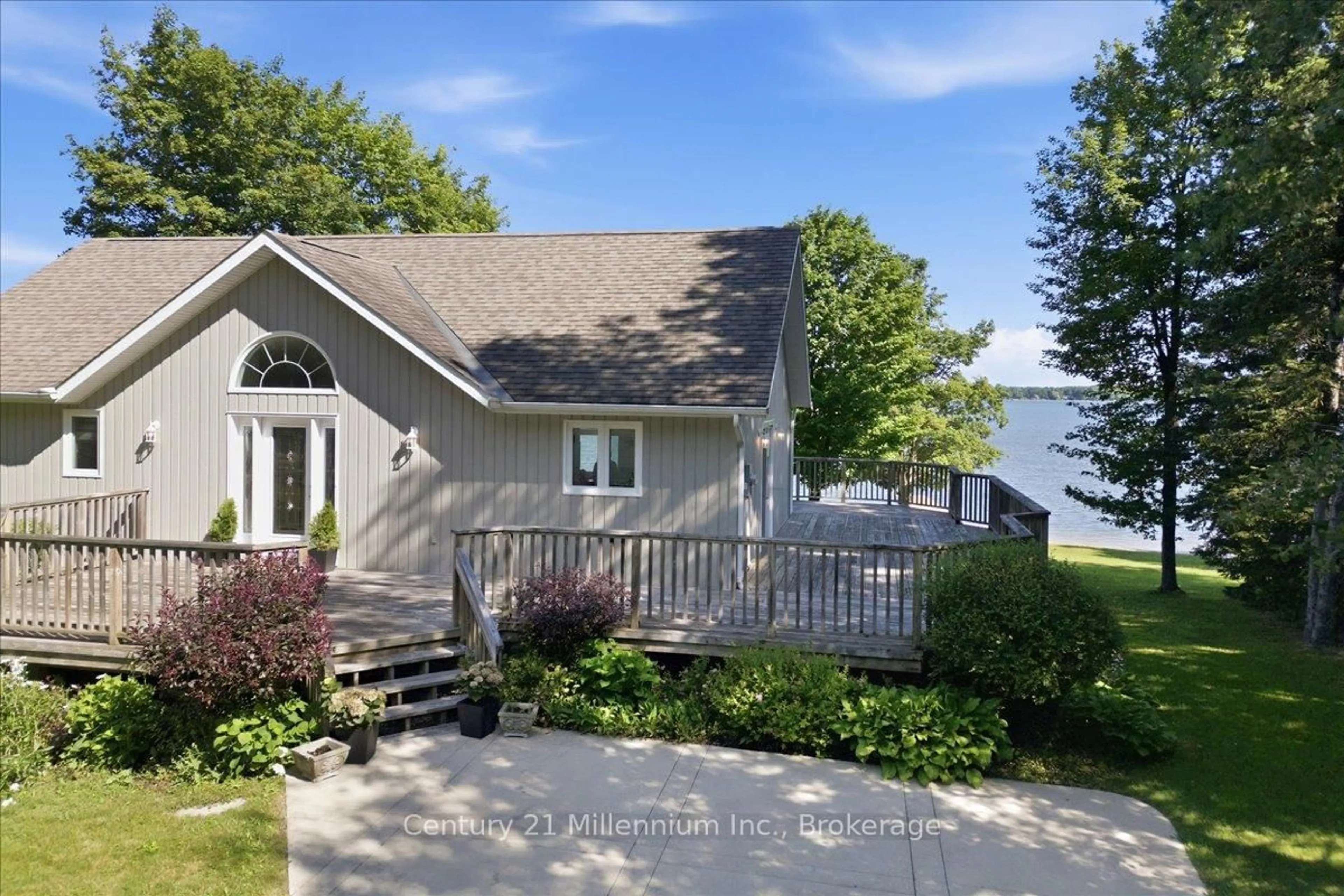 Home with vinyl exterior material, water/lake/river/ocean view for 115 South Shores Rd, Grey Highlands Ontario N0C 1E0