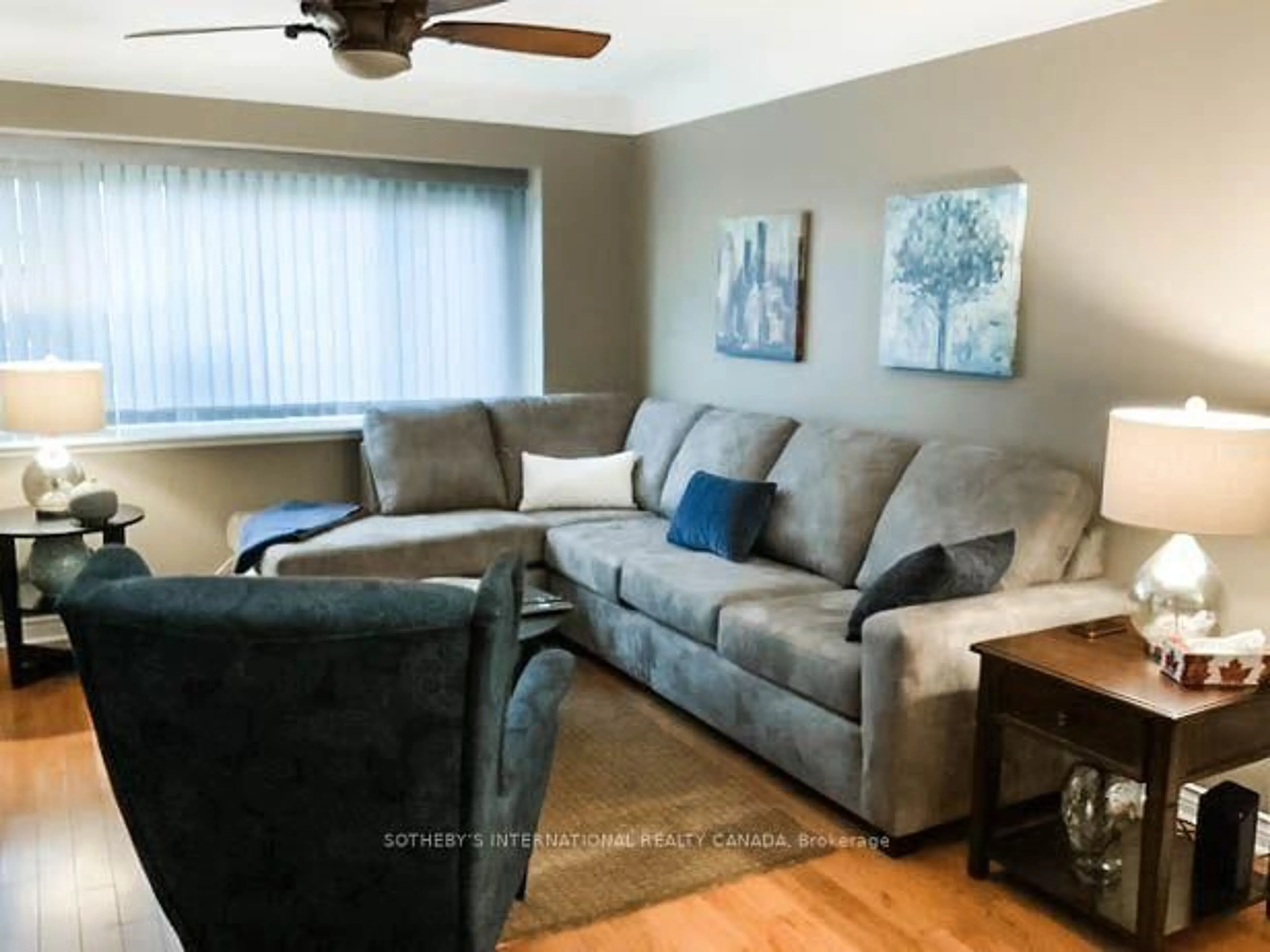 Living room with furniture, unknown for 300 East 45th St, Hamilton Ontario L8T 3K8