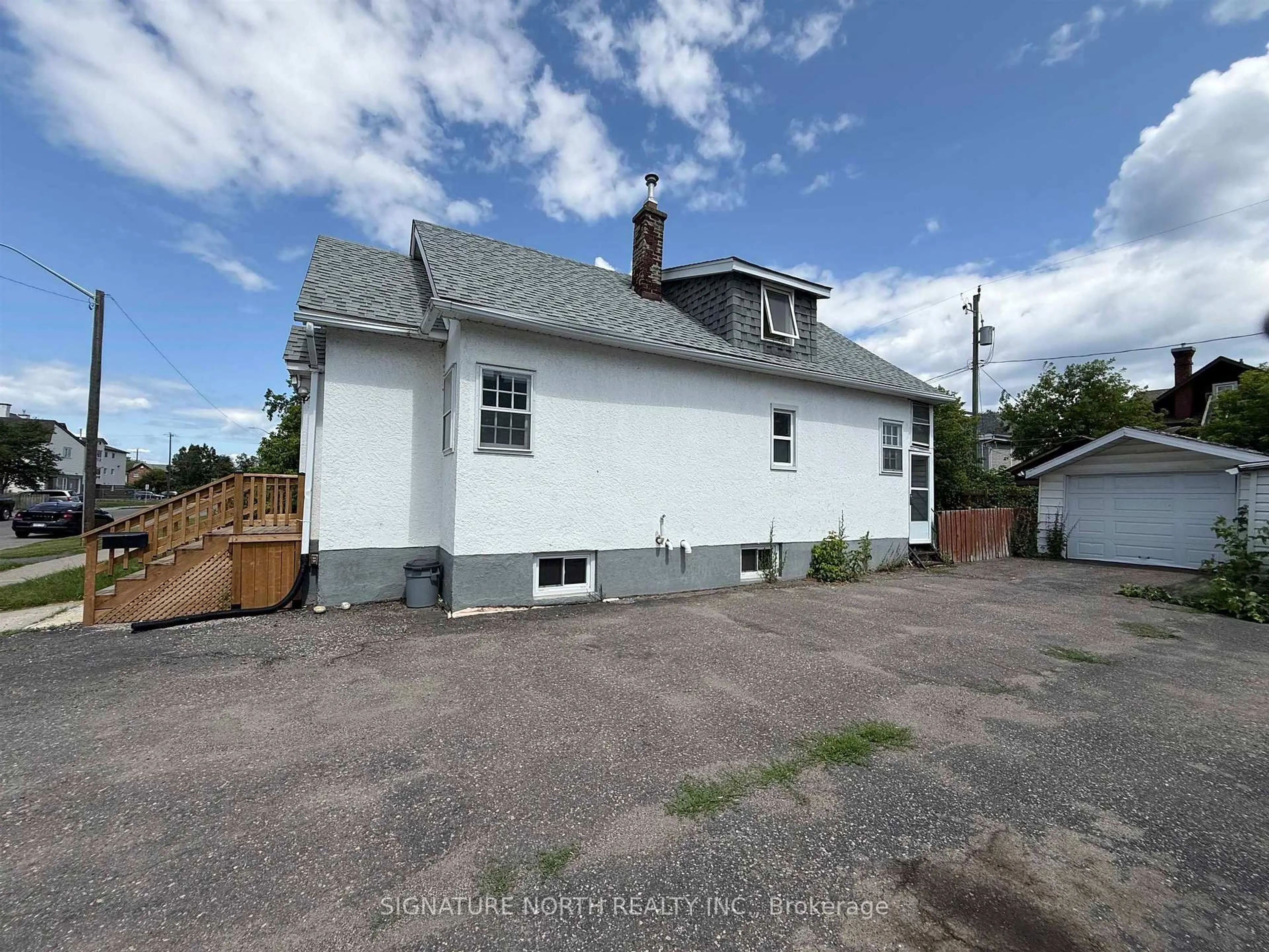 A pic from outside/outdoor area/front of a property/back of a property/a pic from drone, building for 232 McKellar St, Thunder Bay Ontario P7E 1H7