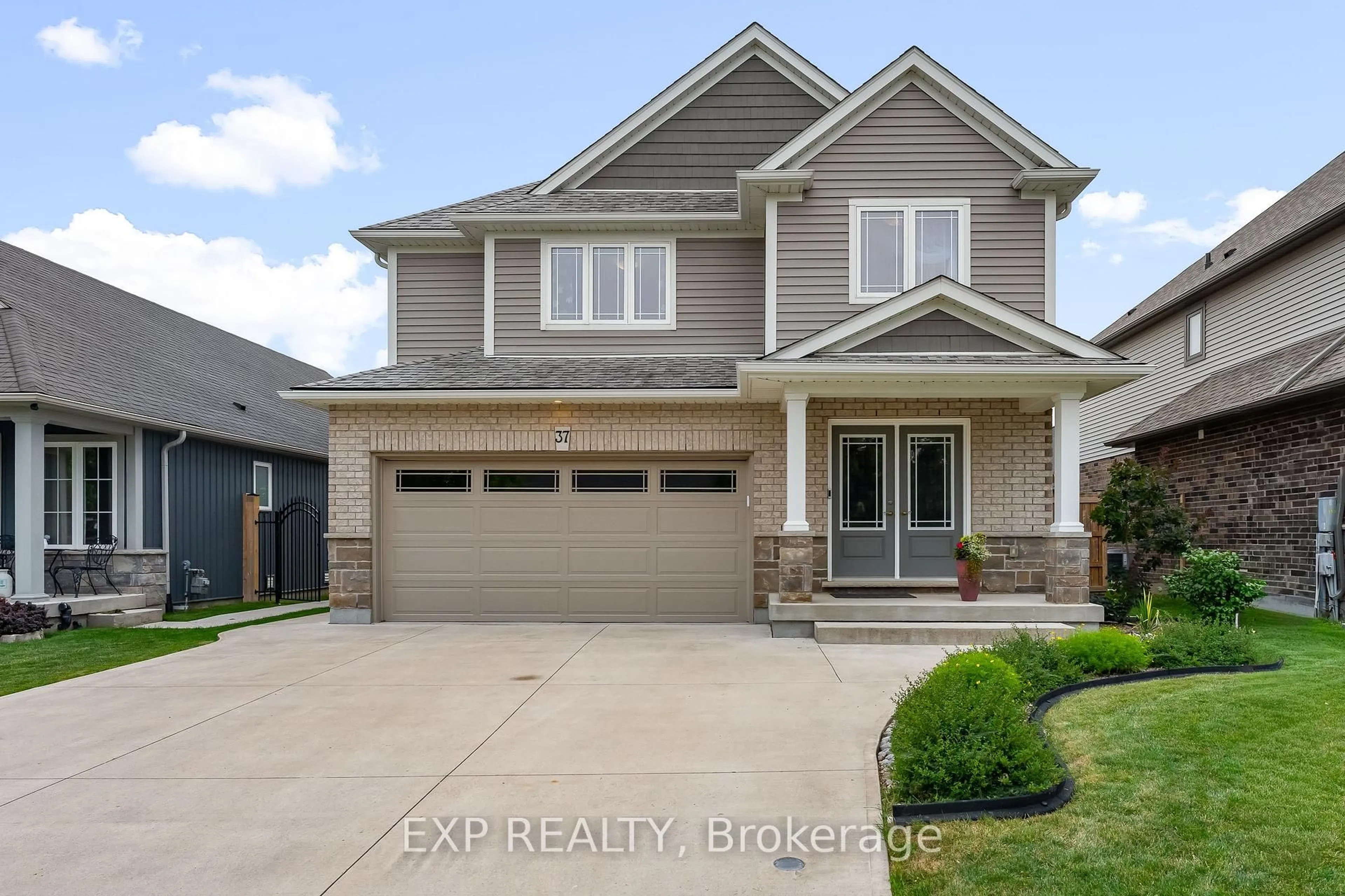 Home with brick exterior material, street for 37 Mcfarland St, Thorold Ontario L2V 0E5