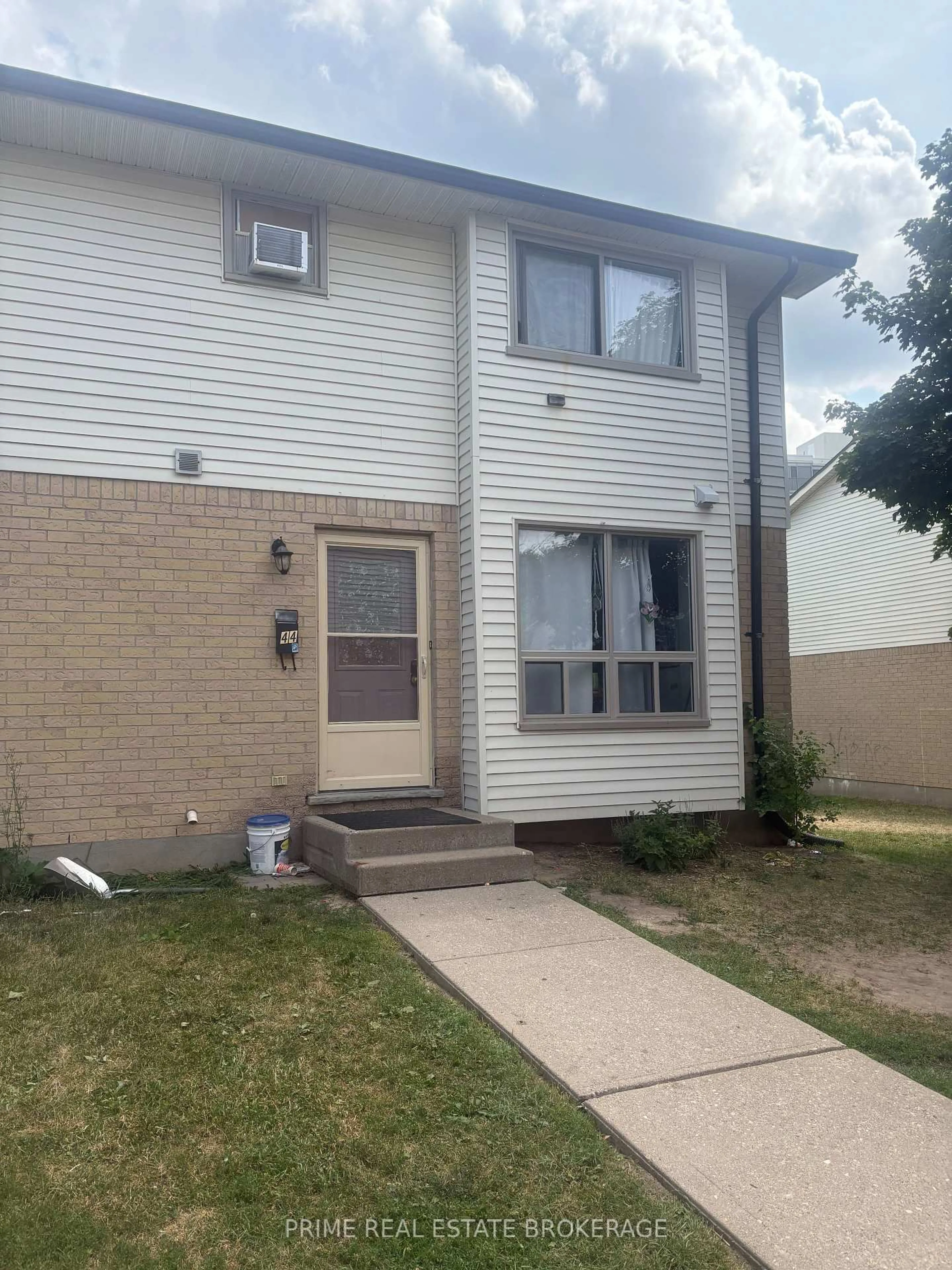 Unknown for 135 Belmont Dr #44, London South Ontario N6J 4J3