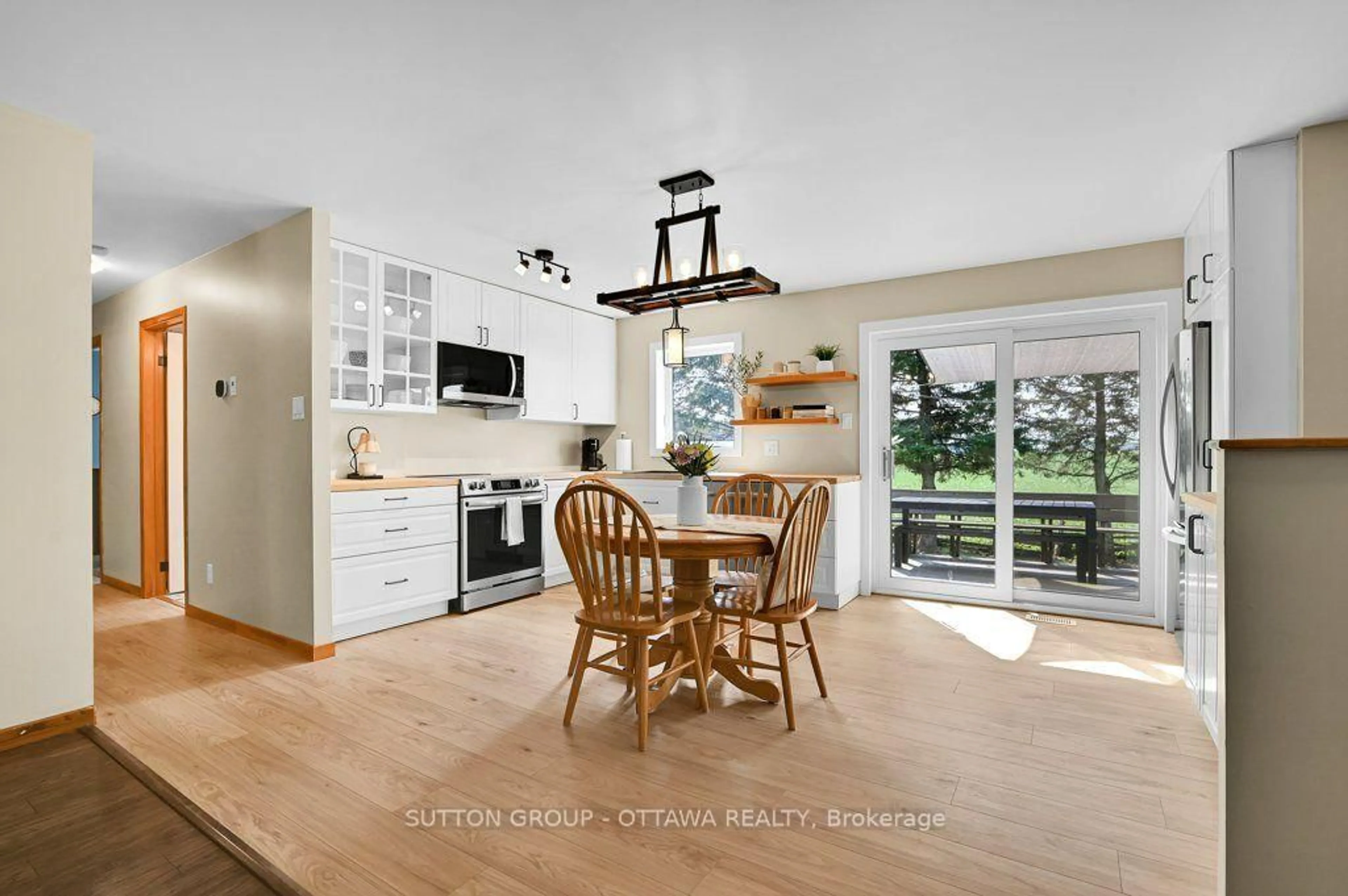 Open concept kitchen, unknown for 12720 Nation Valley Rd, North Dundas Ontario K0C 1H0