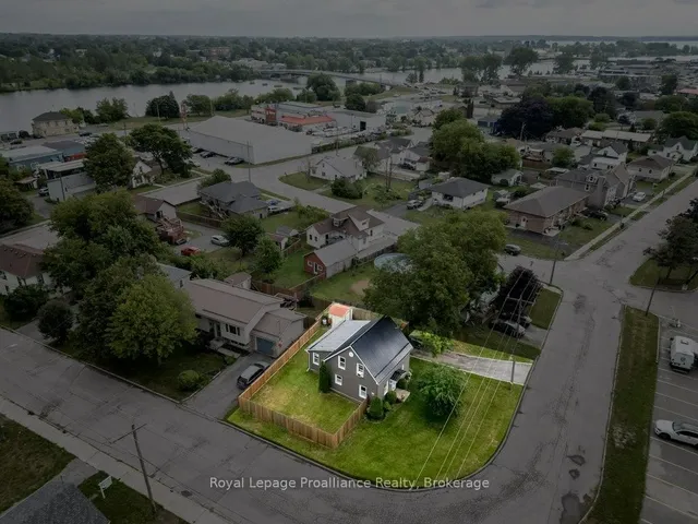61 Pelham St, Quinte West 3