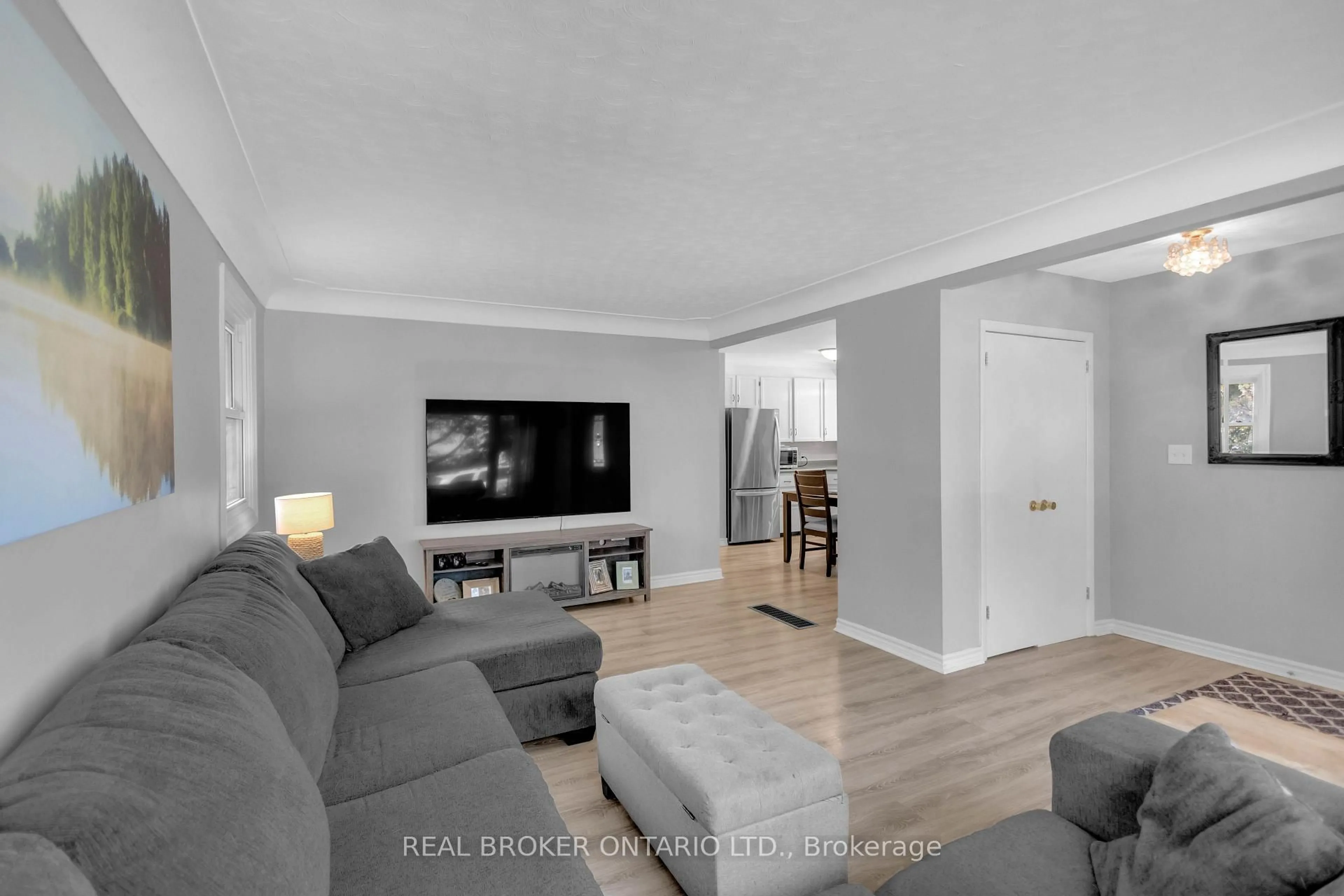Living room with furniture, unknown for 46 Dufferin St, Brant Ontario N0E 1A0