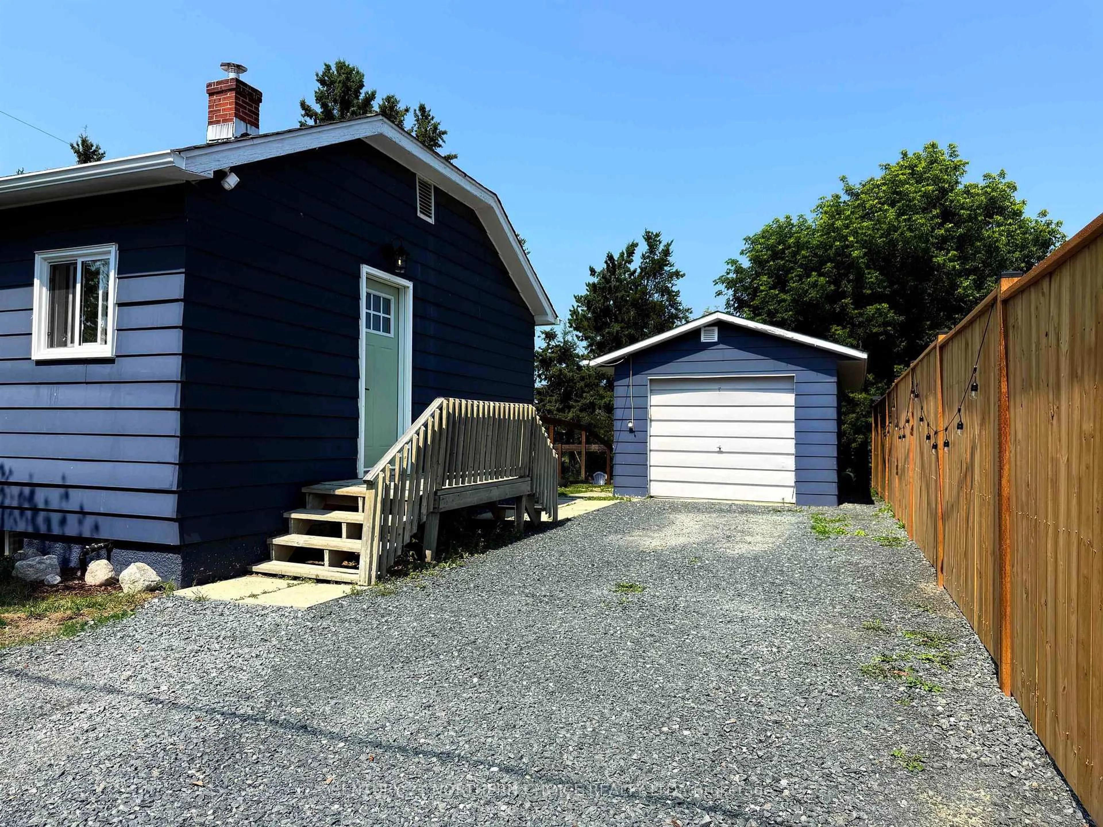 Shed for 36 Robert St, Sioux Lookout Ontario P8T 1C8