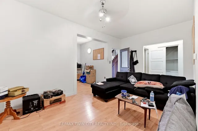 13 Usher St, Brantford 3