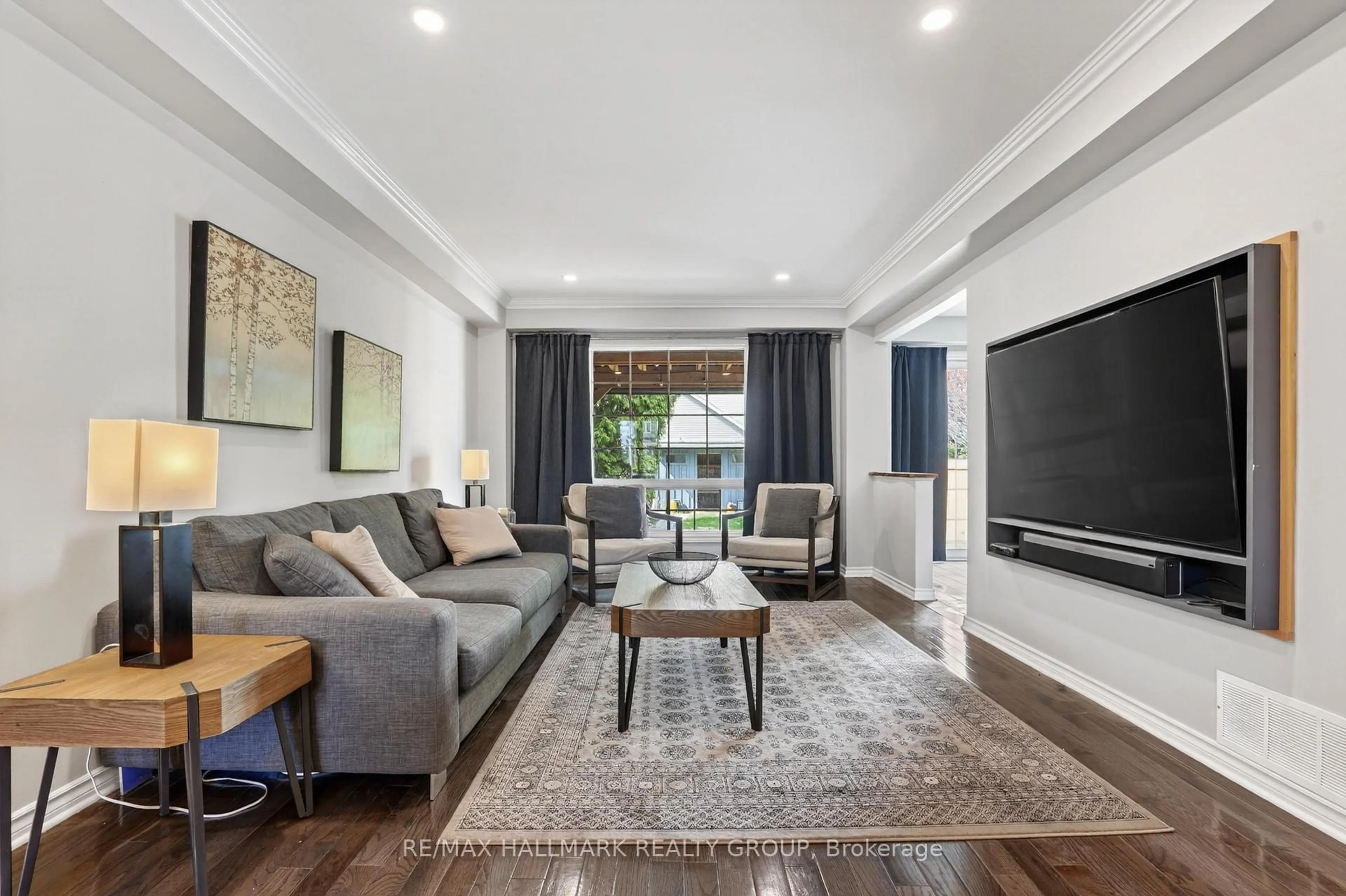 Living room with furniture, unknown for 3 Crossing Bridge Crt, Ottawa Ontario K2S 1S2