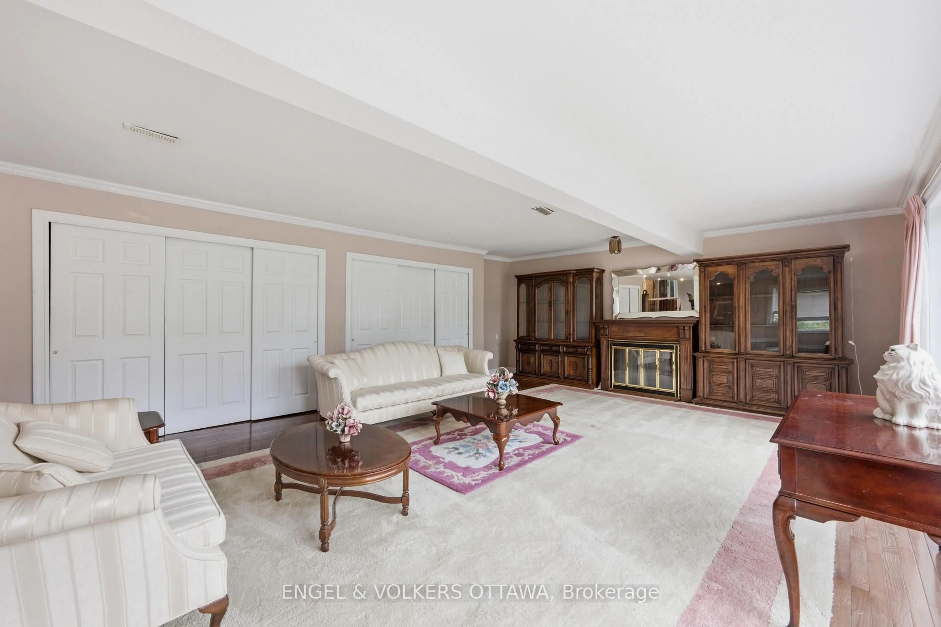 Living room with furniture, unknown for 1446 Ridgebrook Dr, Ottawa Ontario K1B 4H1