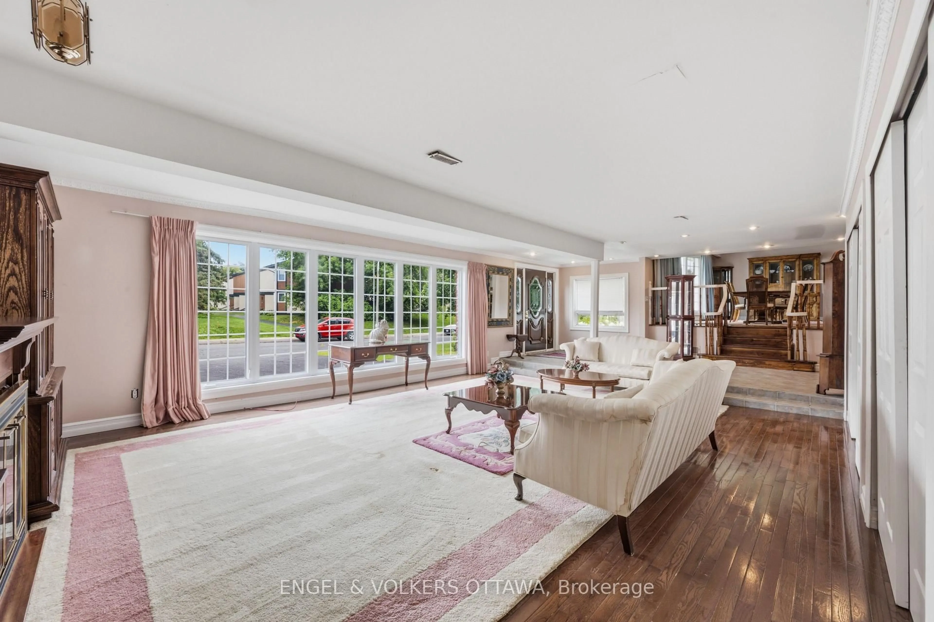 Living room with furniture, unknown for 1446 Ridgebrook Dr, Ottawa Ontario K1B 4H1