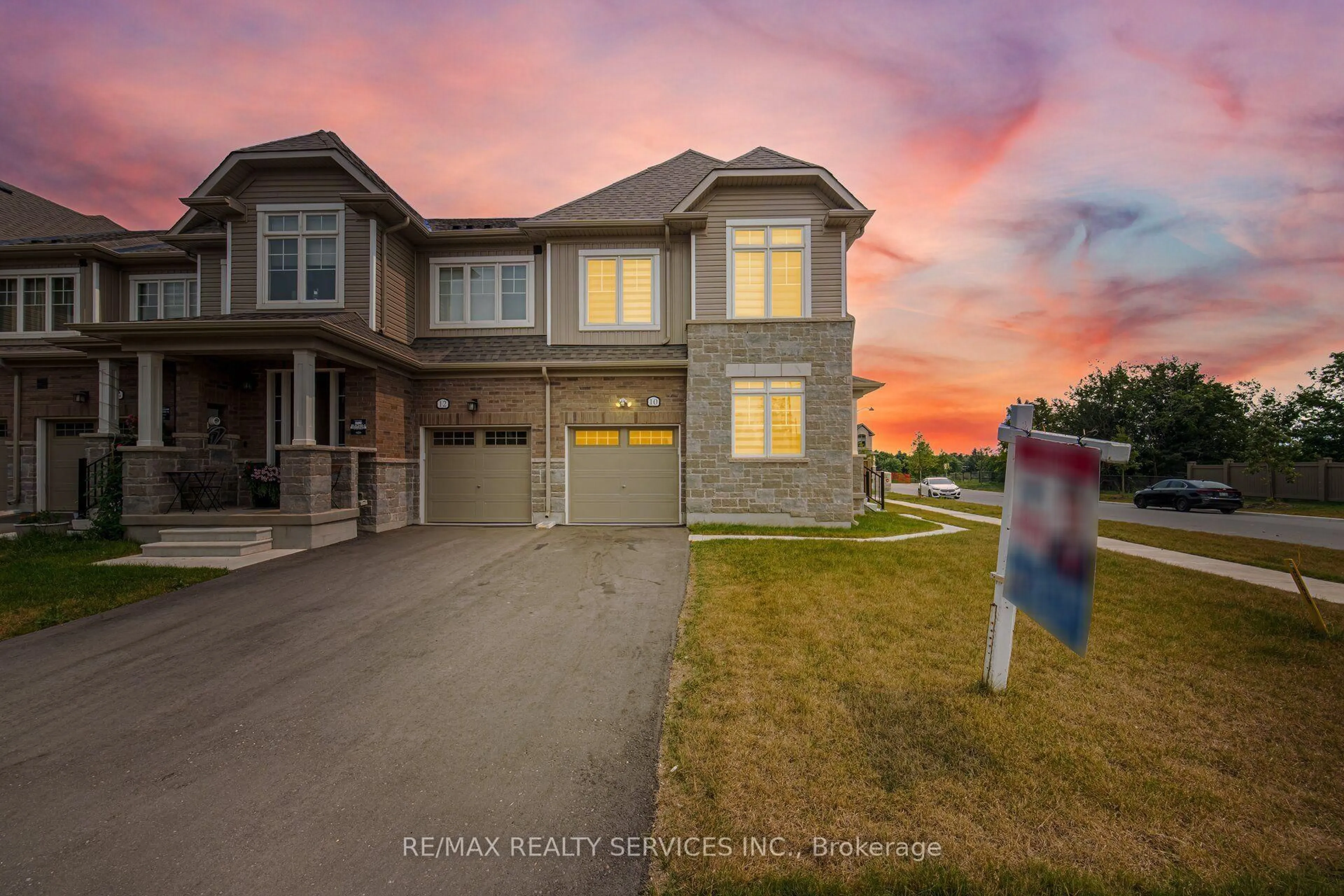A pic from outside/outdoor area/front of a property/back of a property/a pic from drone, street for 10 Conboy Dr, Erin Ontario N0B 1T0