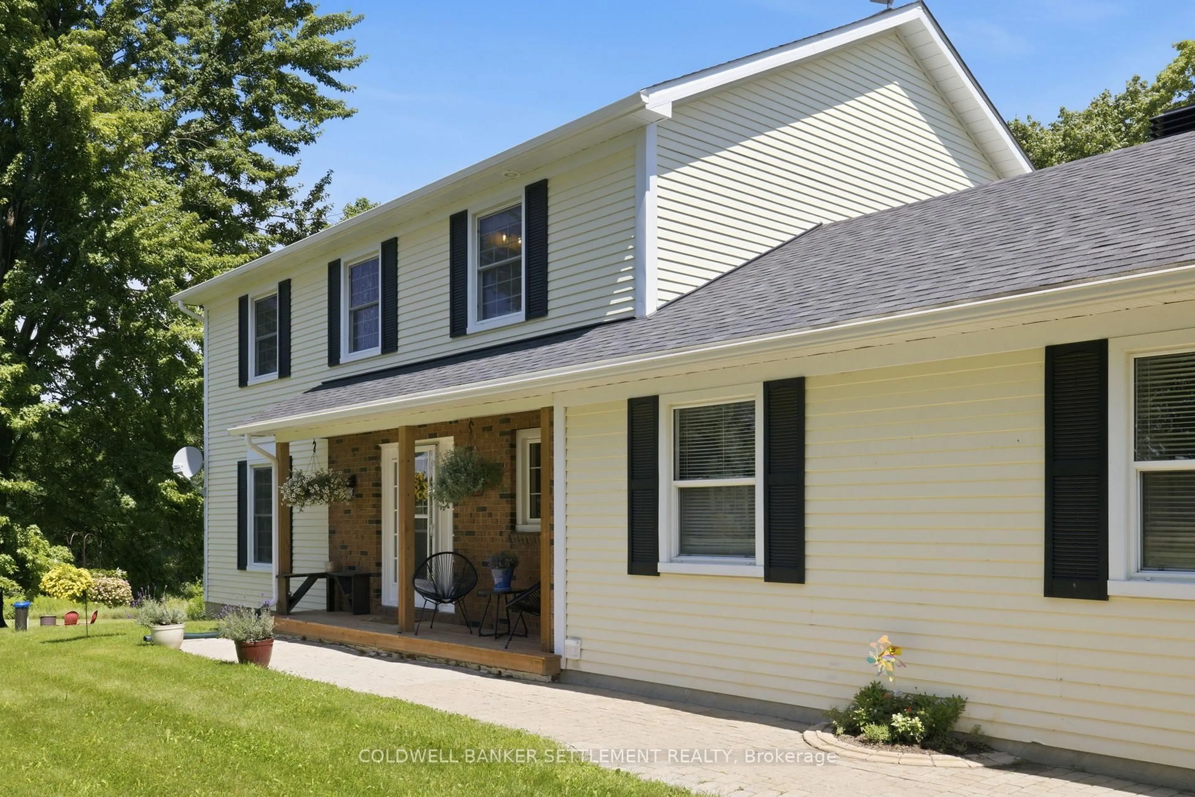 Home with vinyl exterior material, street for 41 Rideau Ferry Rd, Rideau Lakes Ontario K0G 1L0