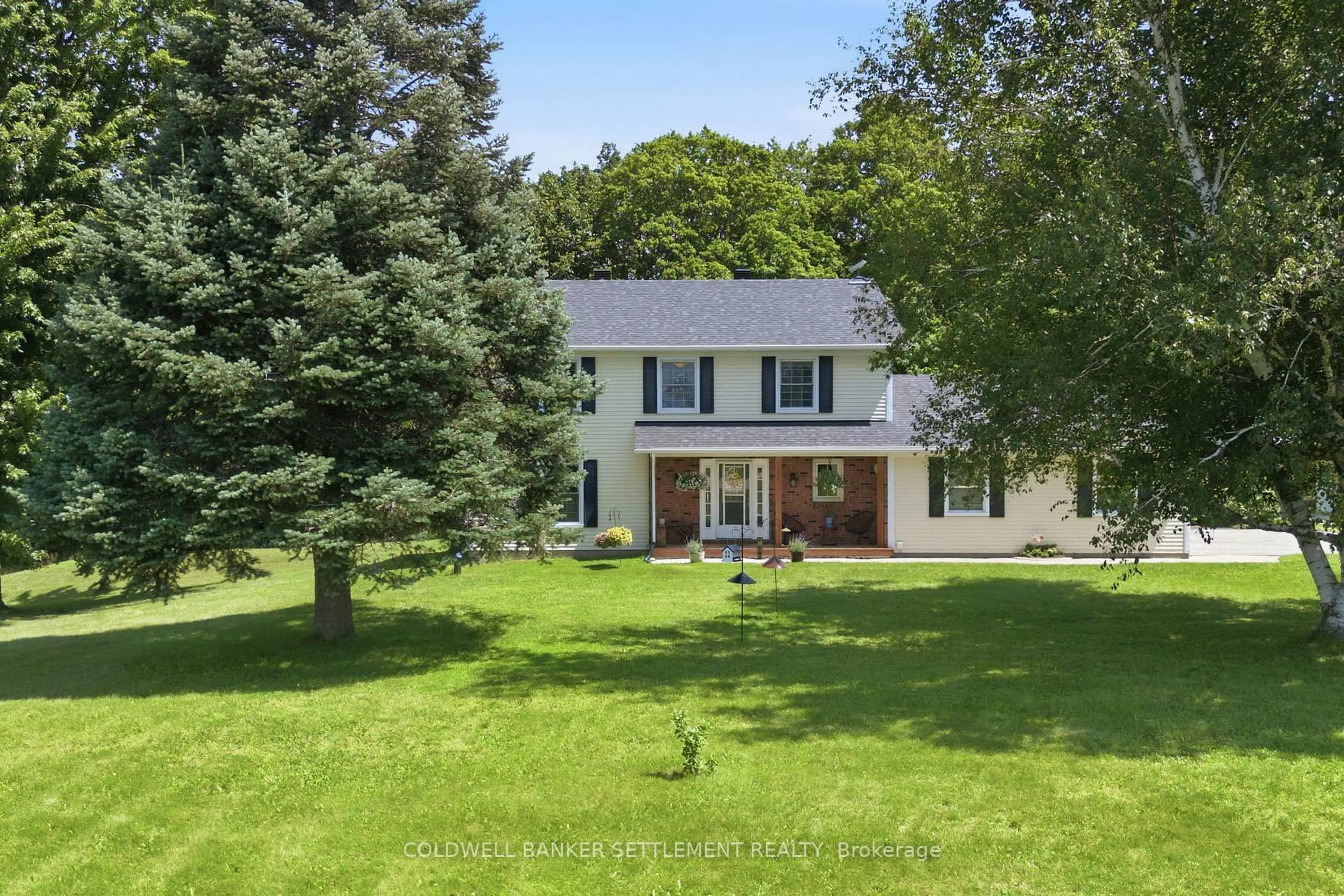 A pic from outside/outdoor area/front of a property/back of a property/a pic from drone, street for 41 Rideau Ferry Rd, Rideau Lakes Ontario K0G 1L0