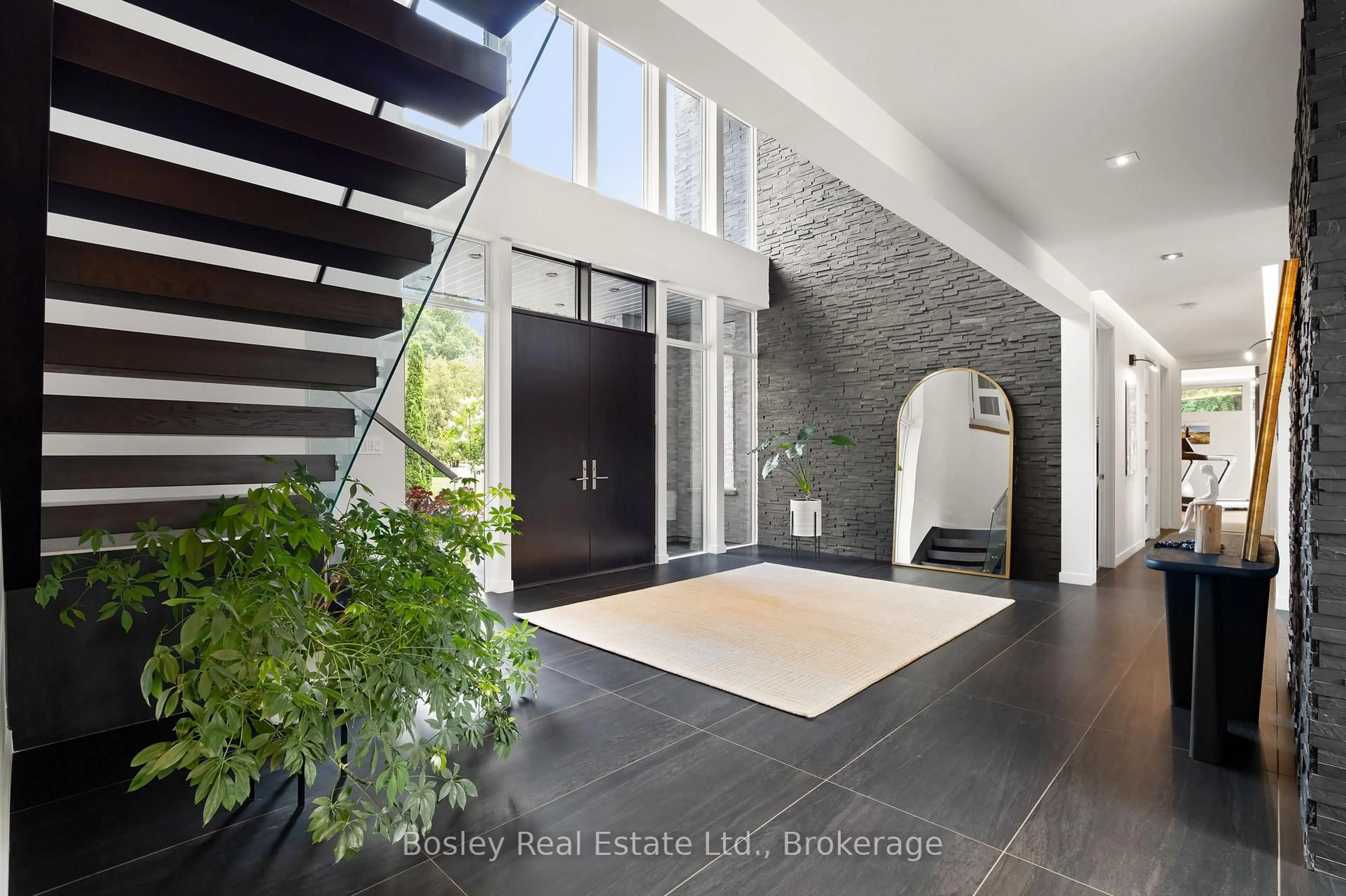 Indoor entryway for 29 Tallwood Dr, Woolwich Ontario N0B 2V0