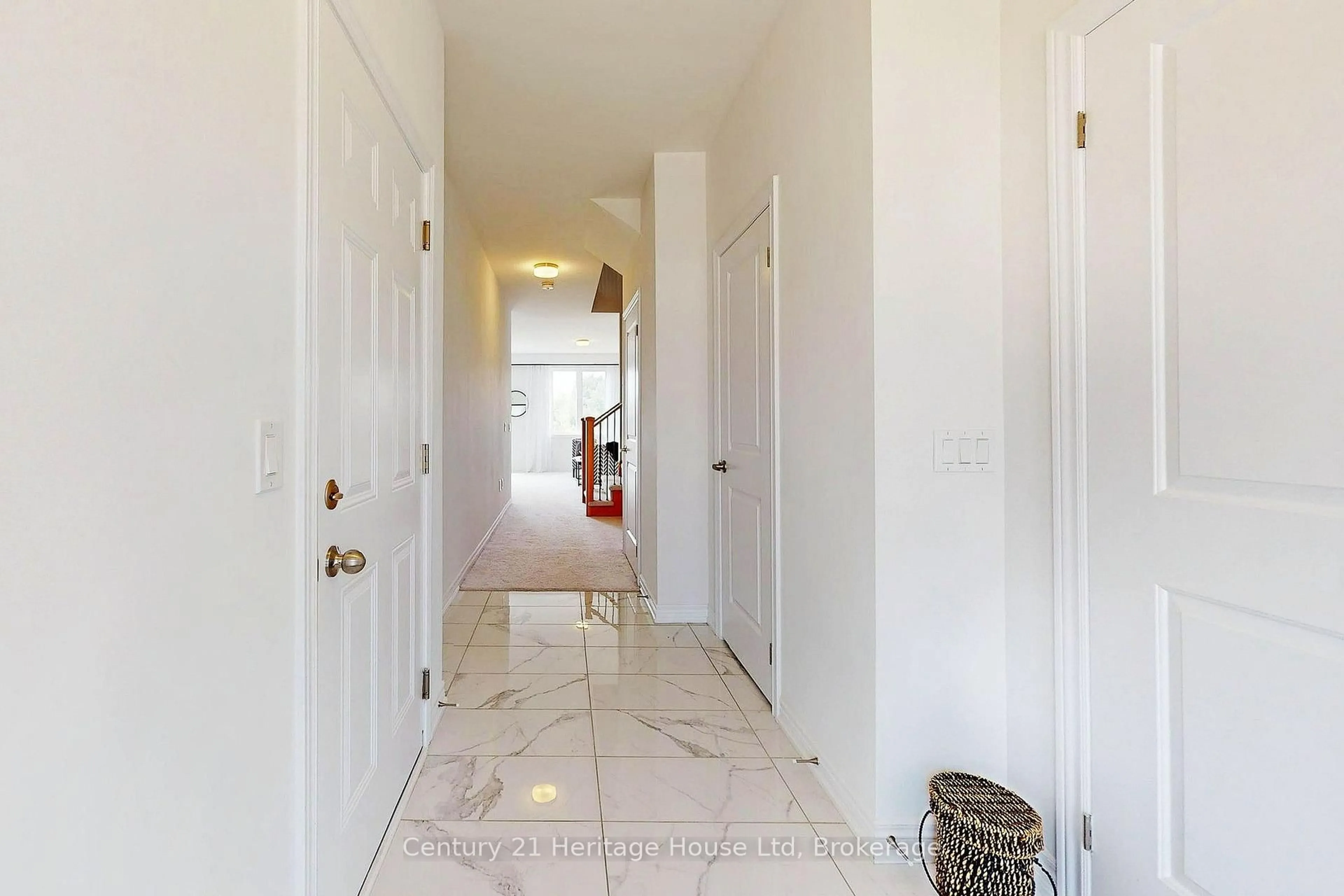 Indoor entryway for 104 Edminston Dr, Centre Wellington Ontario N1M 0J1