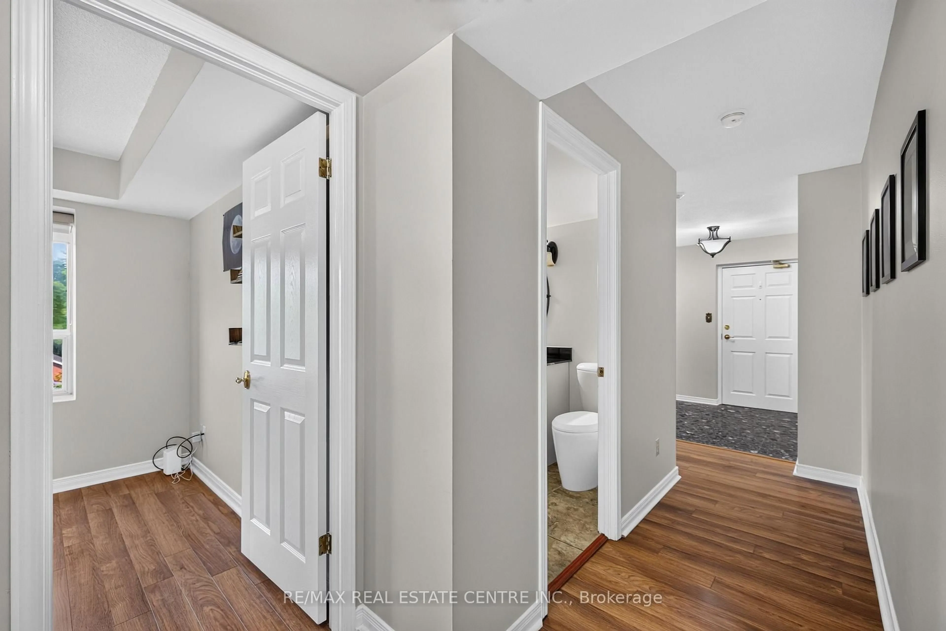 Indoor entryway for 281 Bristol St #602, Guelph Ontario N1H 8J3