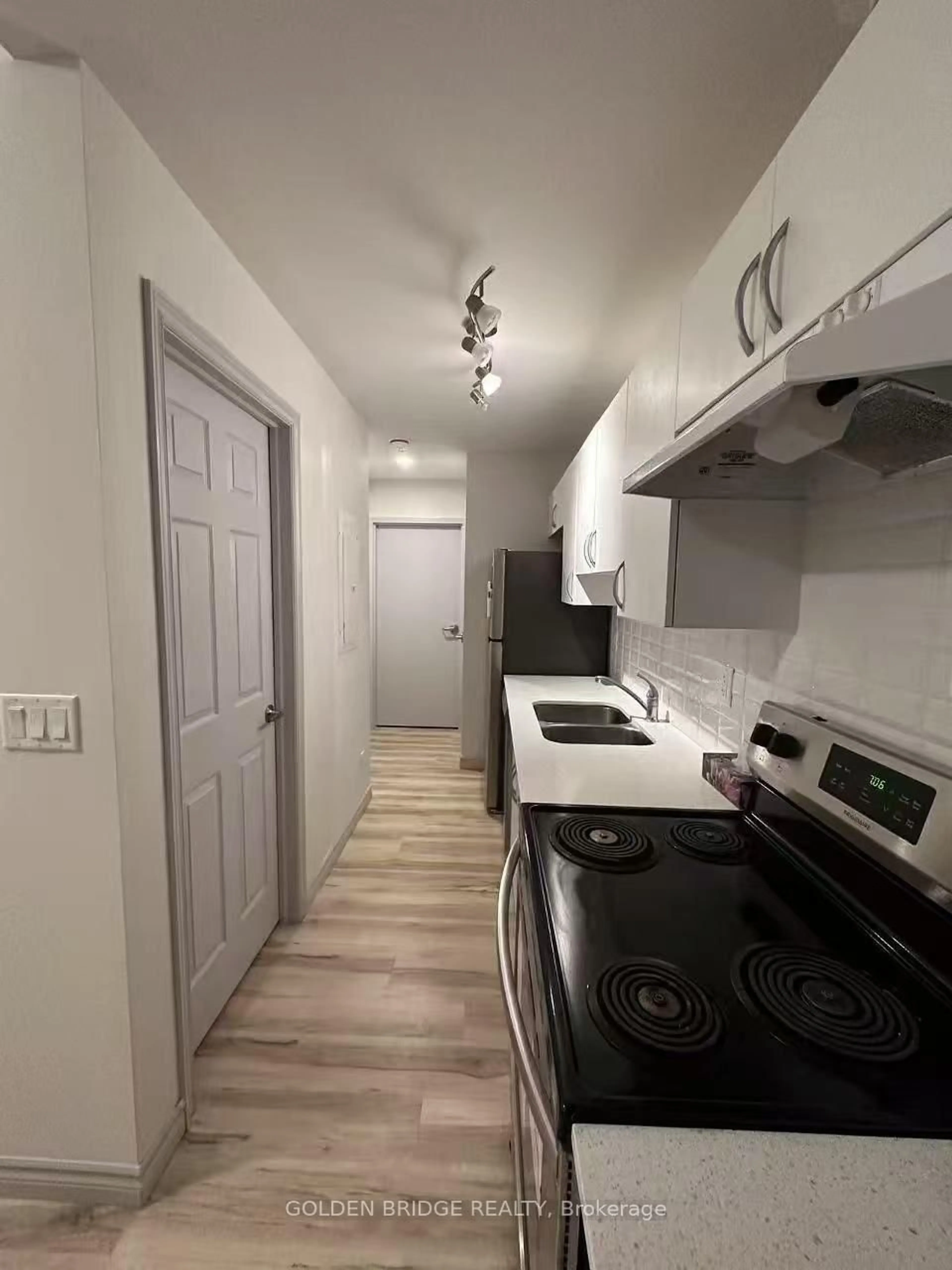 Standard kitchen, unknown for 269 Sunview St #302, Waterloo Ontario N2L 3V8