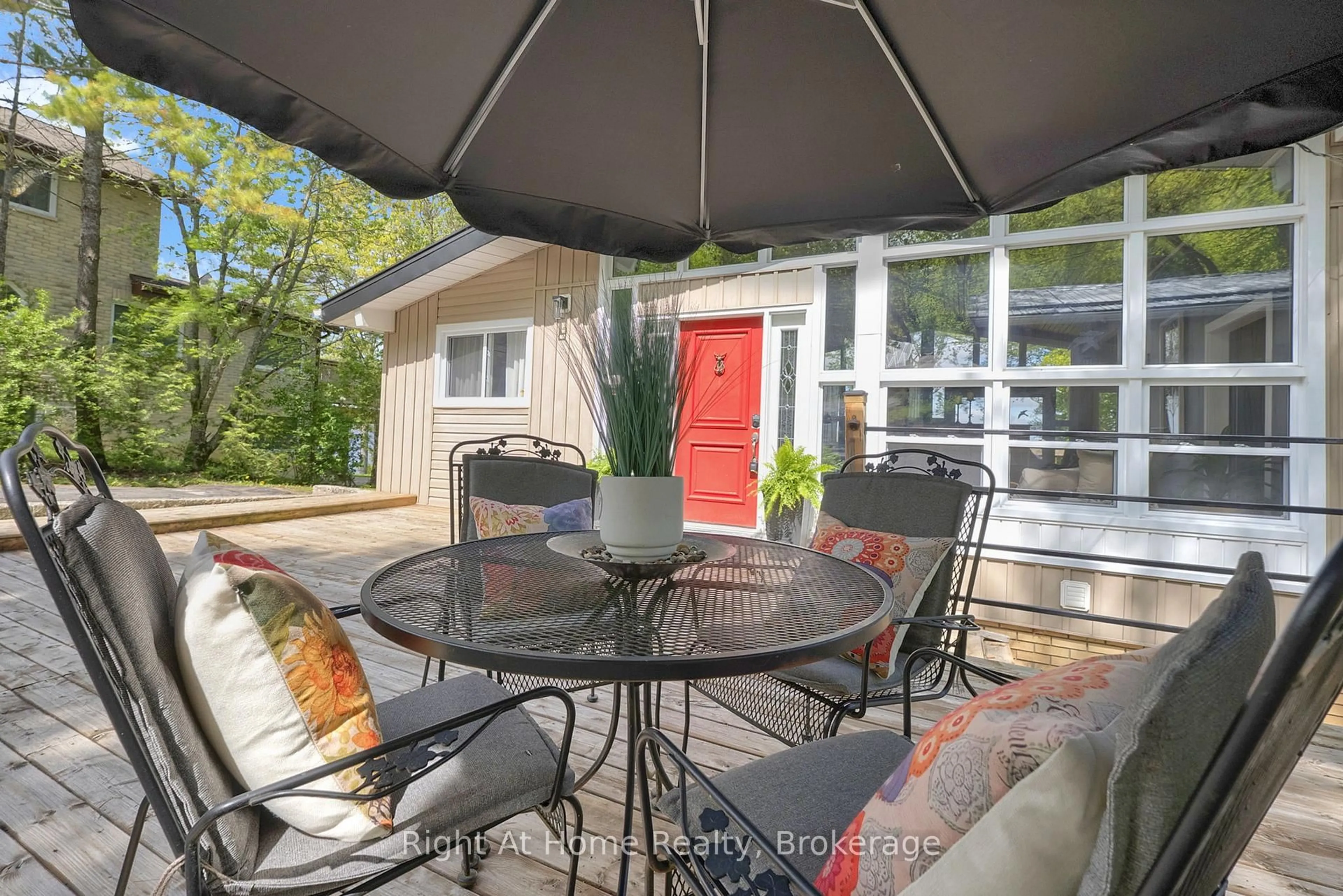 Patio, street for 7508 Bamsey Dr, Hamilton Township Ontario K0L 1E0