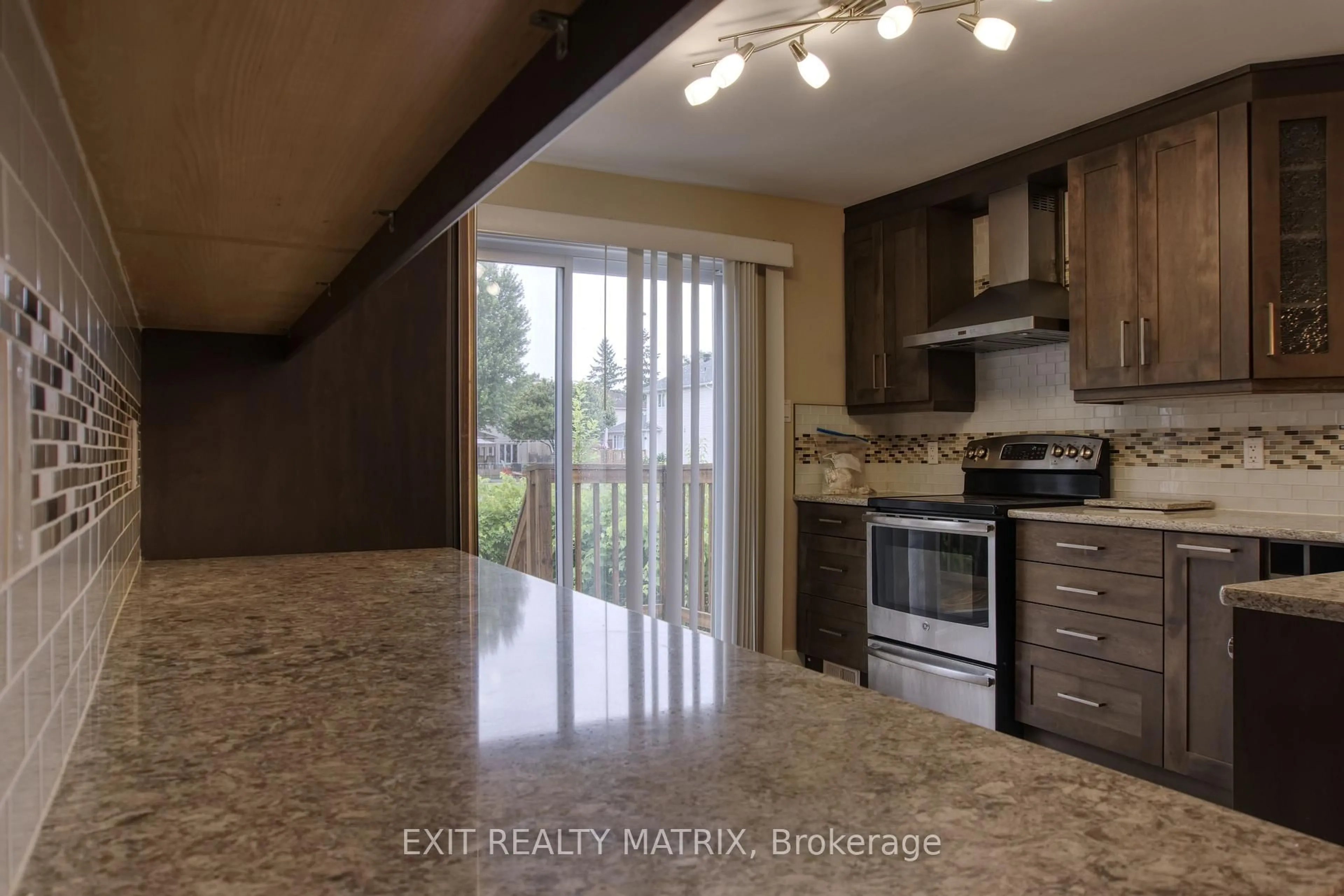 Open concept kitchen, ceramic/tile floor for 1557 Belcourt Blvd, Orleans Ontario K1C 1M3