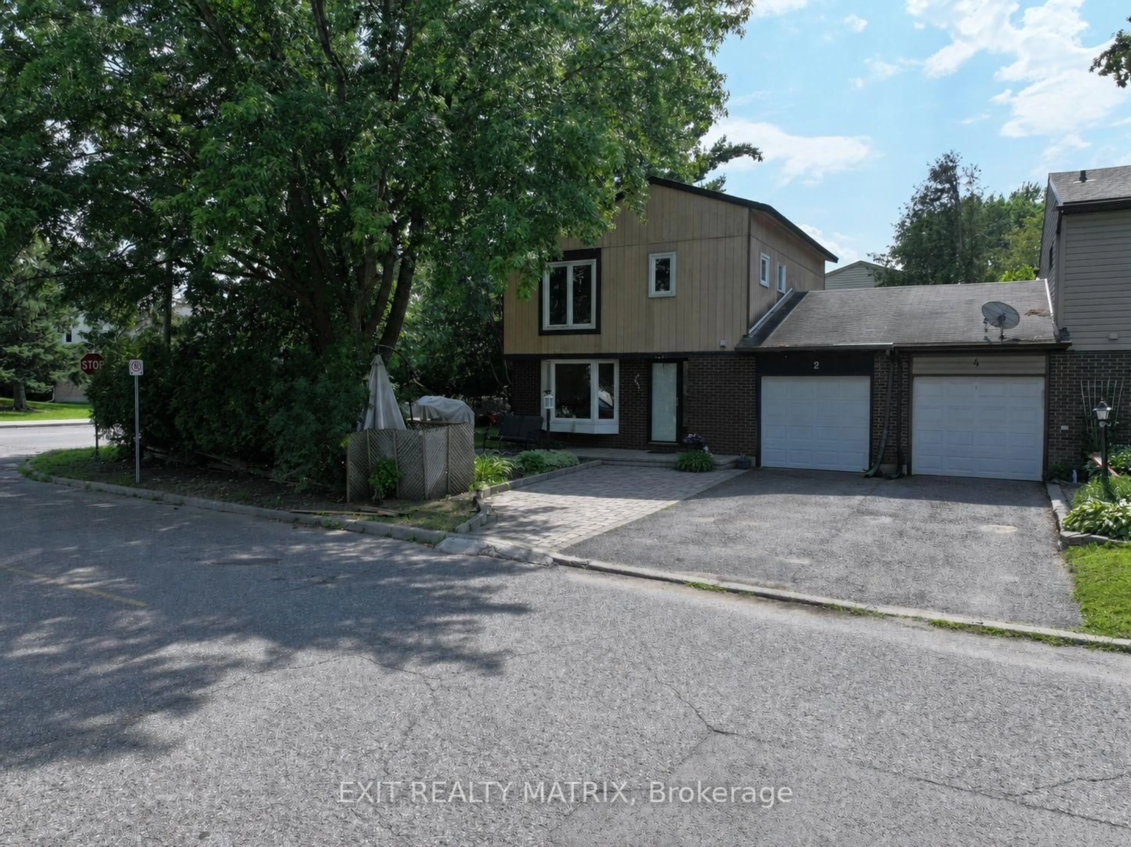 A pic from outside/outdoor area/front of a property/back of a property/a pic from drone, street for 2 Ventnor Way, Ottawa Ontario K2J 1M3