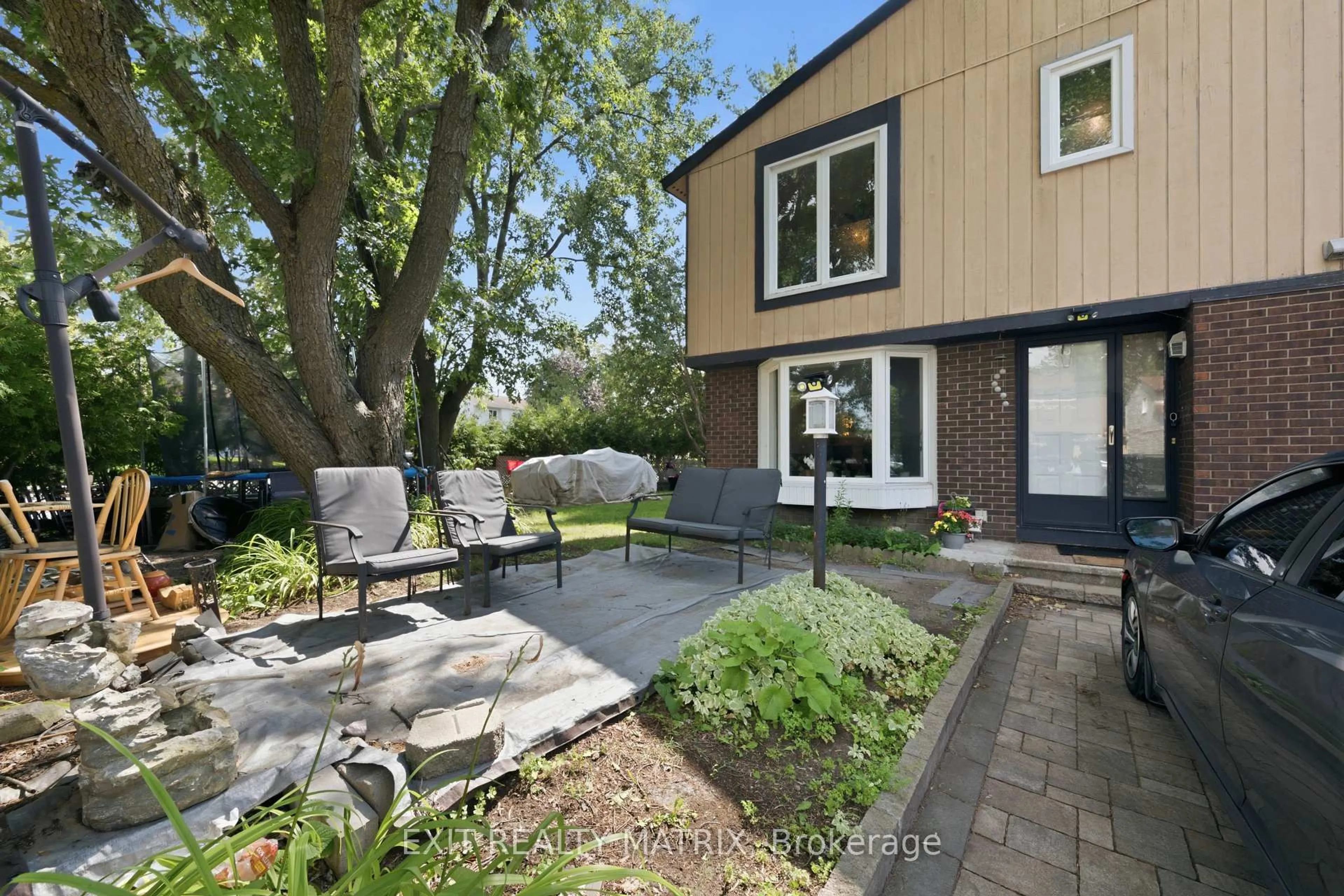 Patio, street for 2 Ventnor Way, Ottawa Ontario K2J 1M3