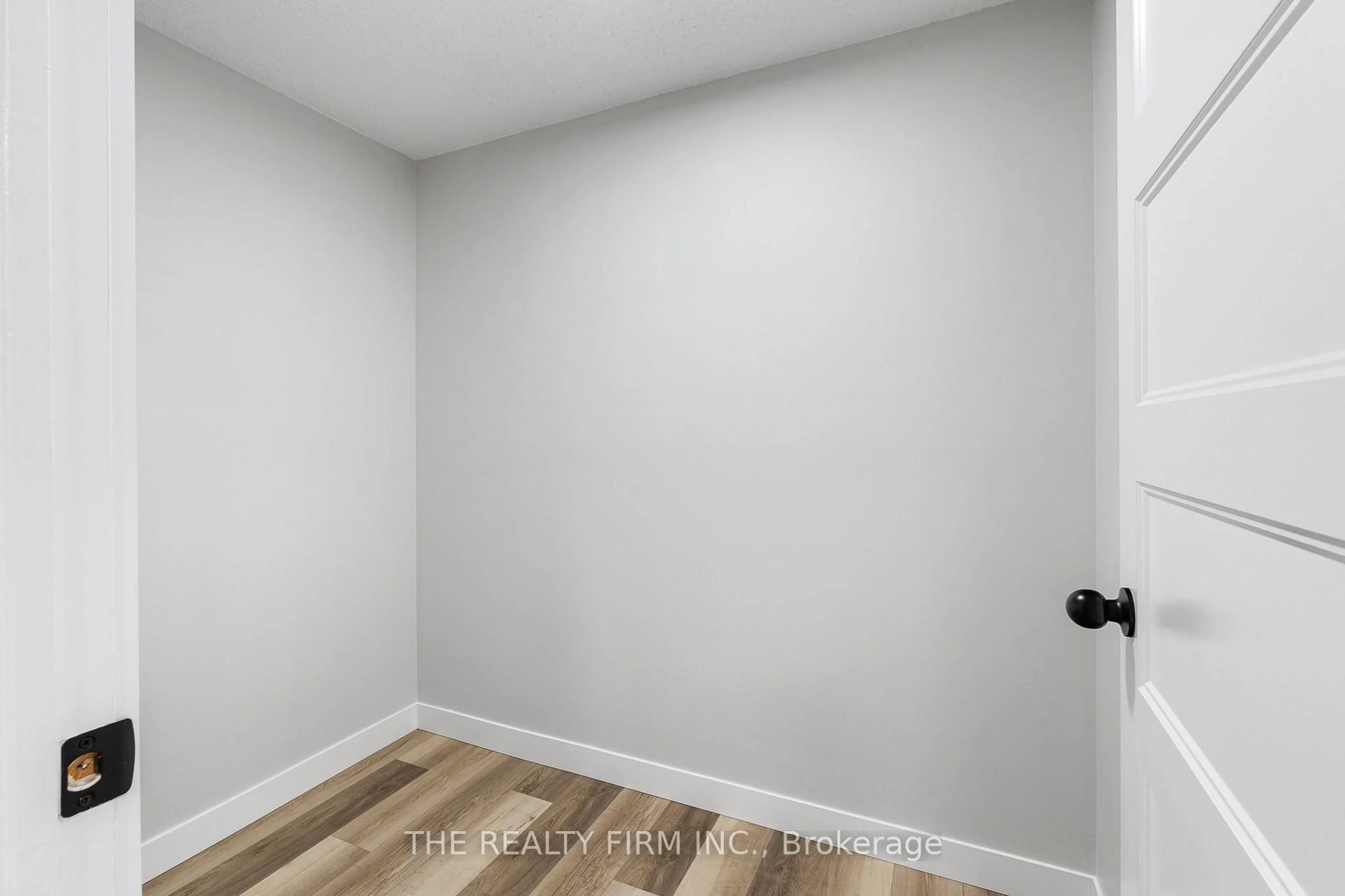 A pic of a room for 1096 Jalna Blvd #40, London South Ontario N6E 3B8