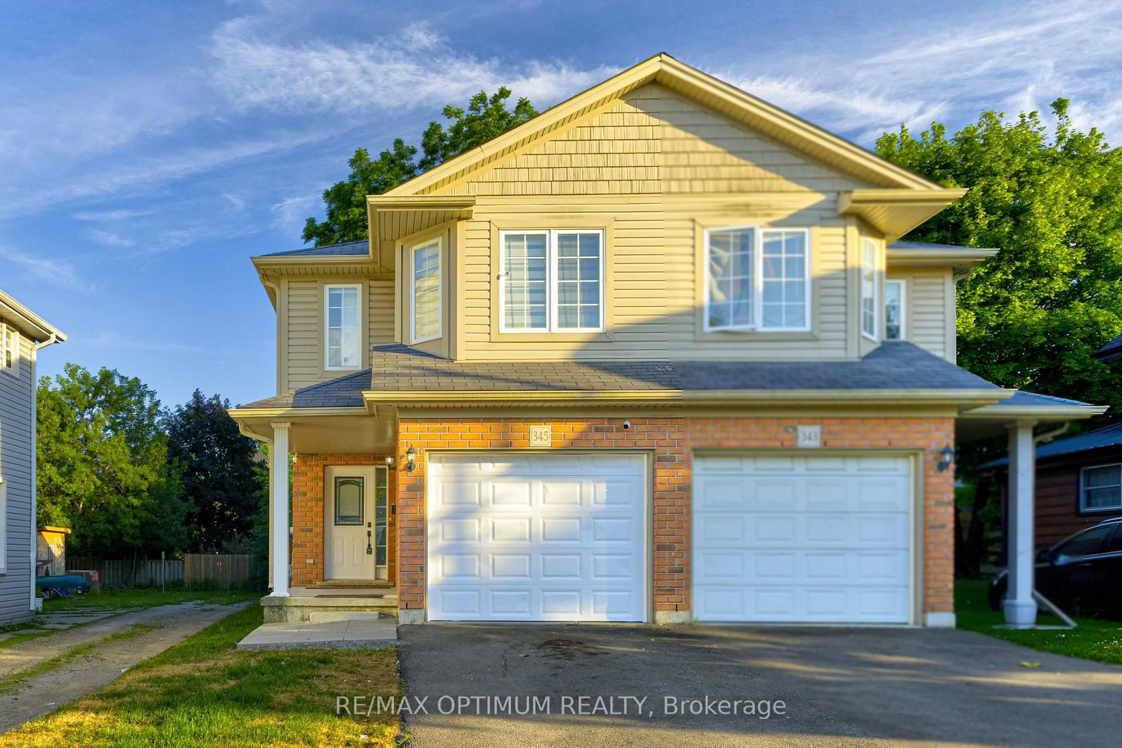 Home with vinyl exterior material, street for 345 Dalhousie St, Brantford Ontario N3S 3V9
