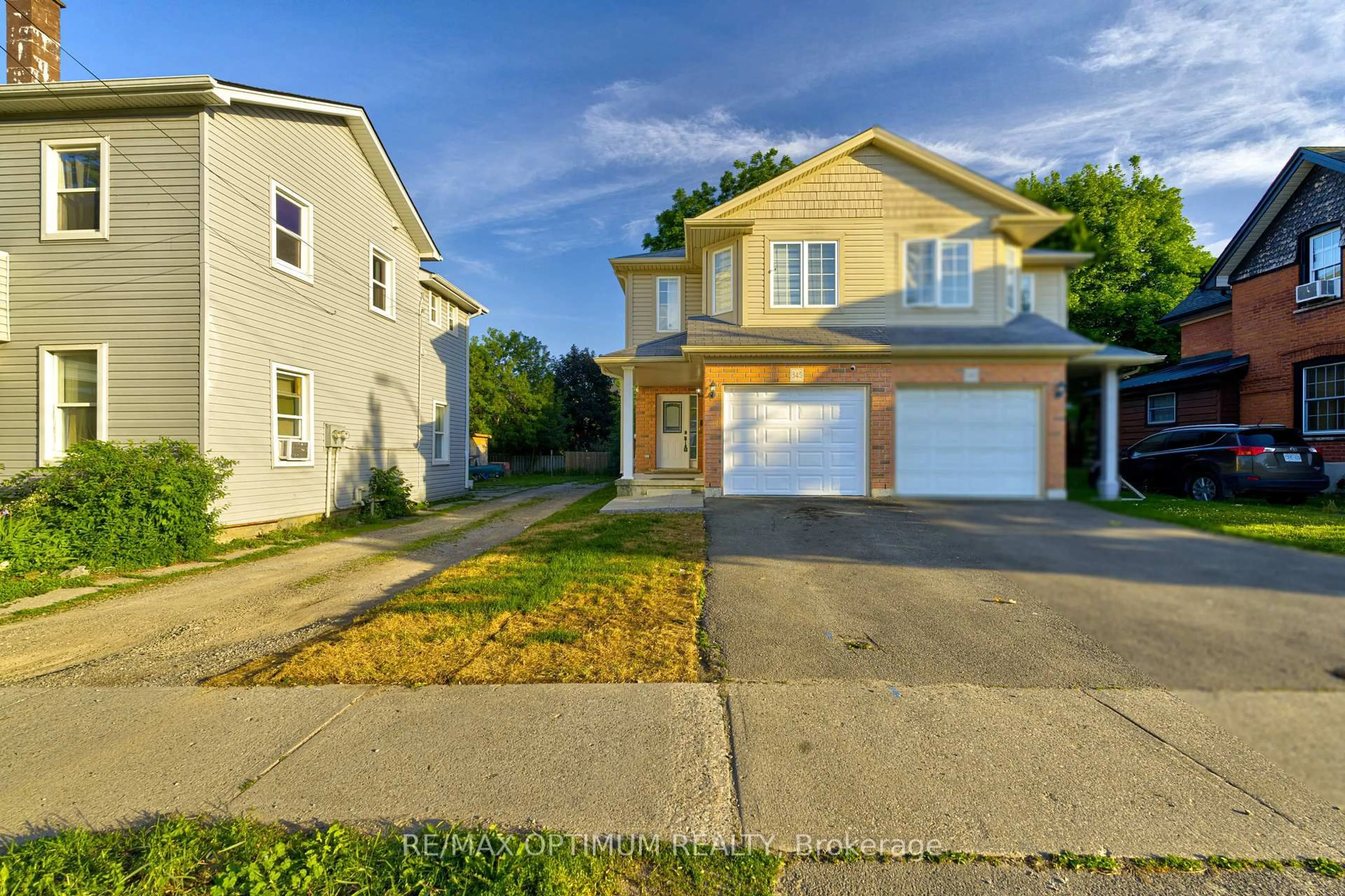 Home with vinyl exterior material, street for 345 Dalhousie St, Brantford Ontario N3S 3V9