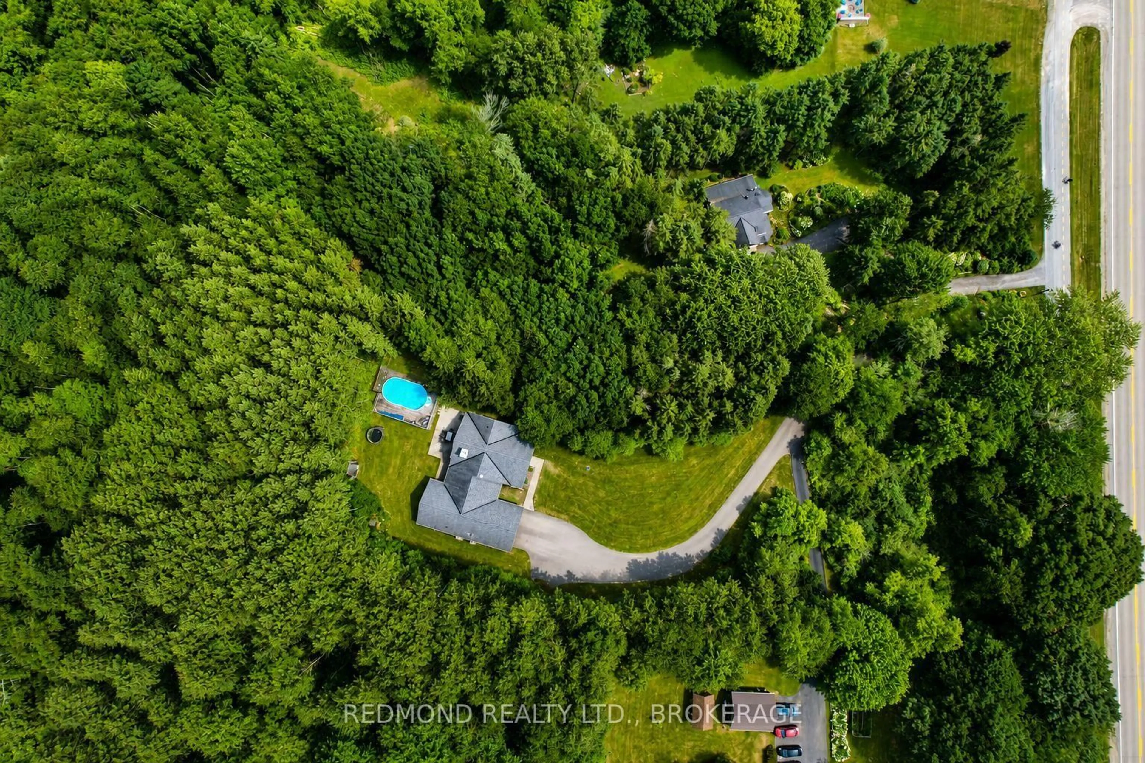 A pic from outside/outdoor area/front of a property/back of a property/a pic from drone, forest/trees view for 278 100 Island Pkwy, Front of Leeds & Seeleys Bay Ontario K0E 1L0