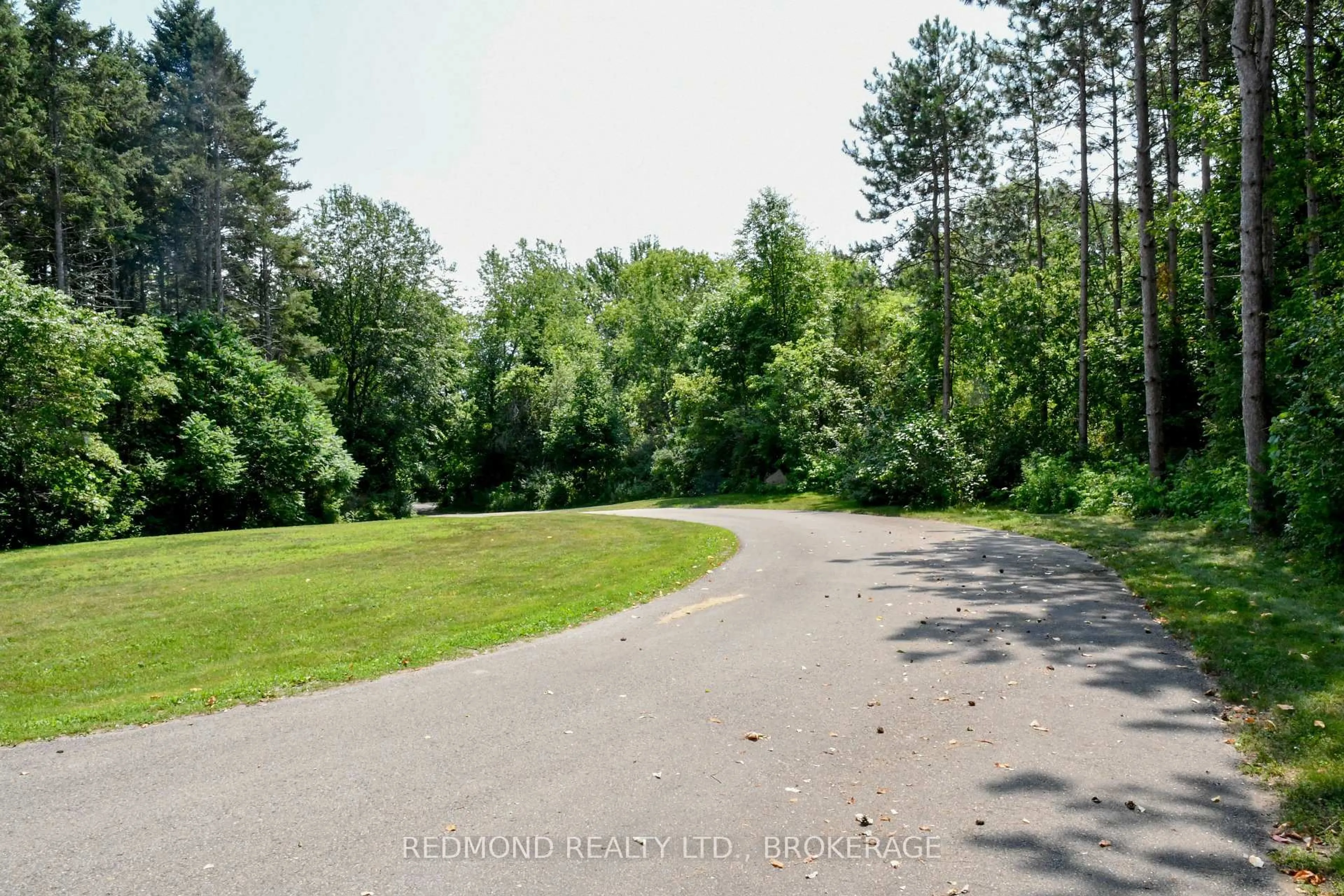 A pic from outside/outdoor area/front of a property/back of a property/a pic from drone, forest/trees view for 278 100 Island Pkwy, Front of Leeds & Seeleys Bay Ontario K0E 1L0