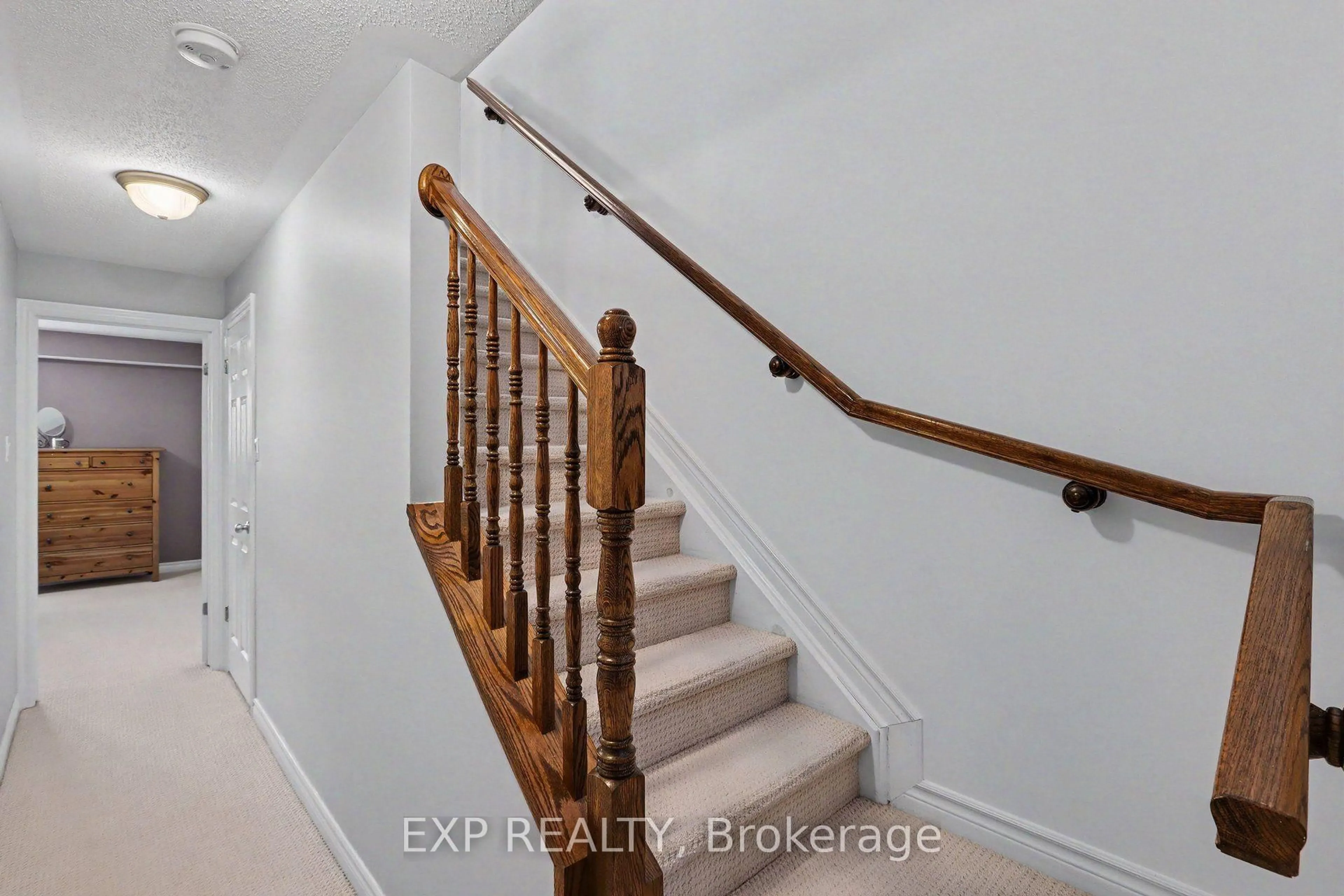 Stairs for 724A CHAPMAN MILLS Dr, Ottawa Ontario K2J 3V2