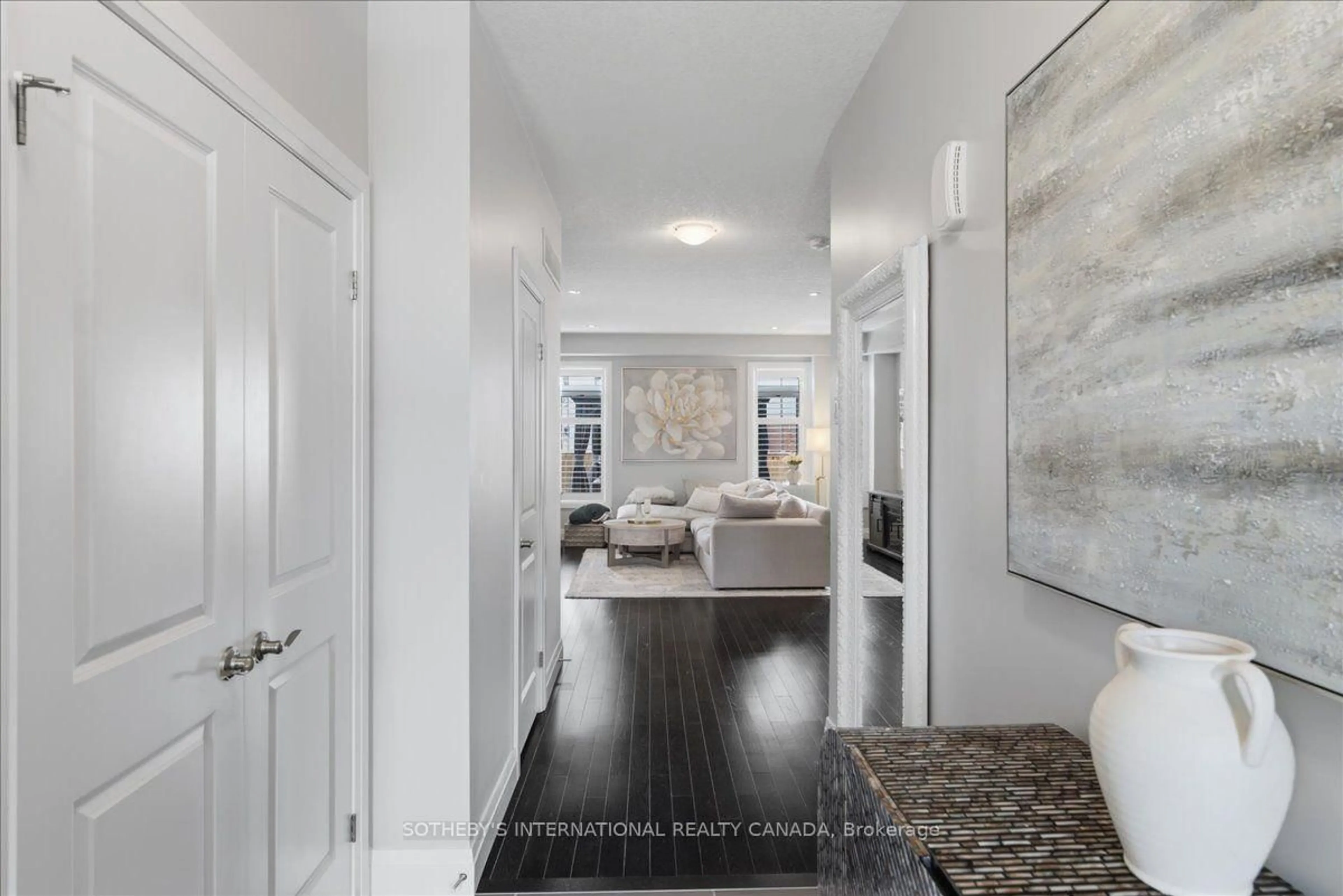 Indoor entryway for 356 Freure Dr, Cambridge Ontario N1S 0B5