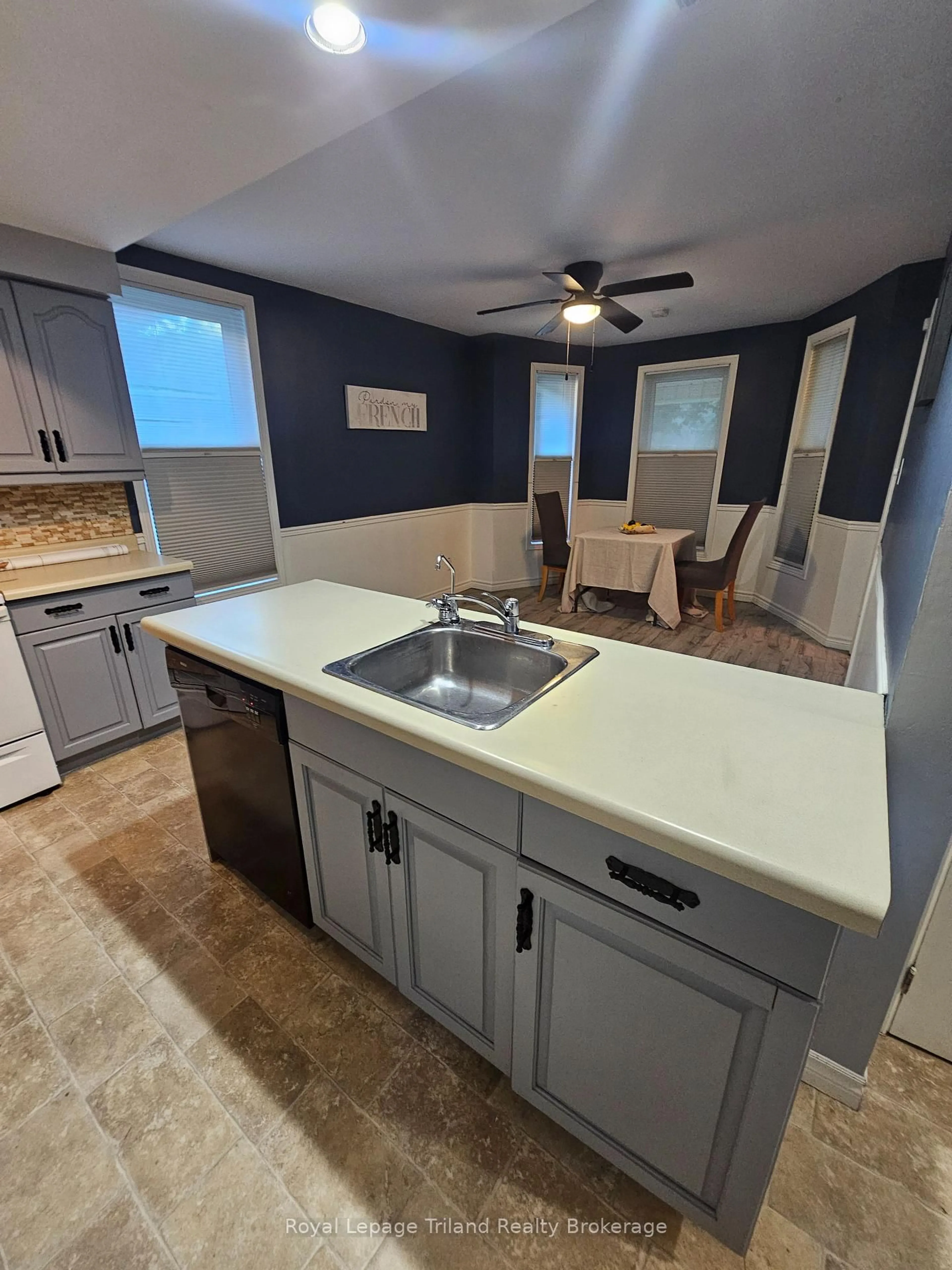 trreb/IMG-X13616924_3d1a185f-7e25-4eb8-927b-0a229c59f574-l.jpg