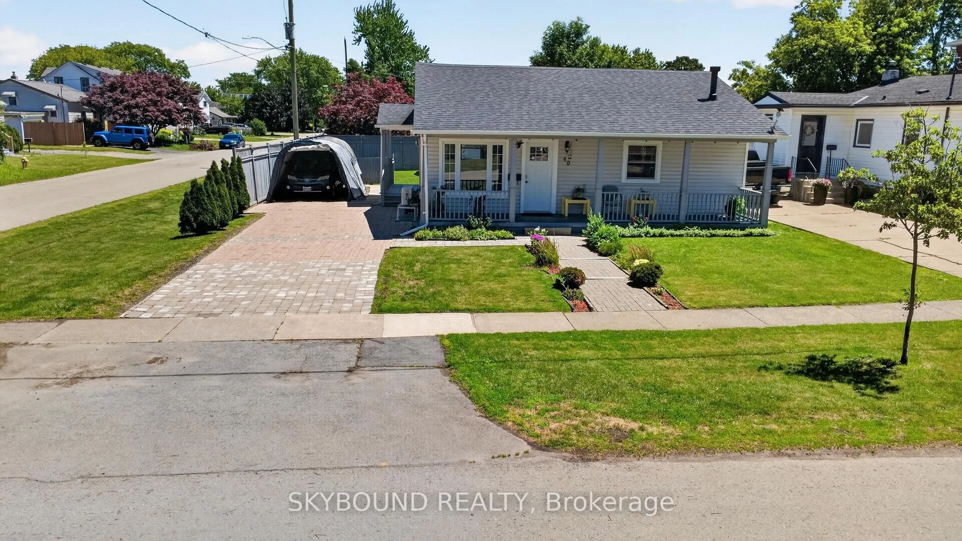 A pic from outside/outdoor area/front of a property/back of a property/a pic from drone, street for 49 Powerview Ave, St. Catharines Ontario L2S 1V6