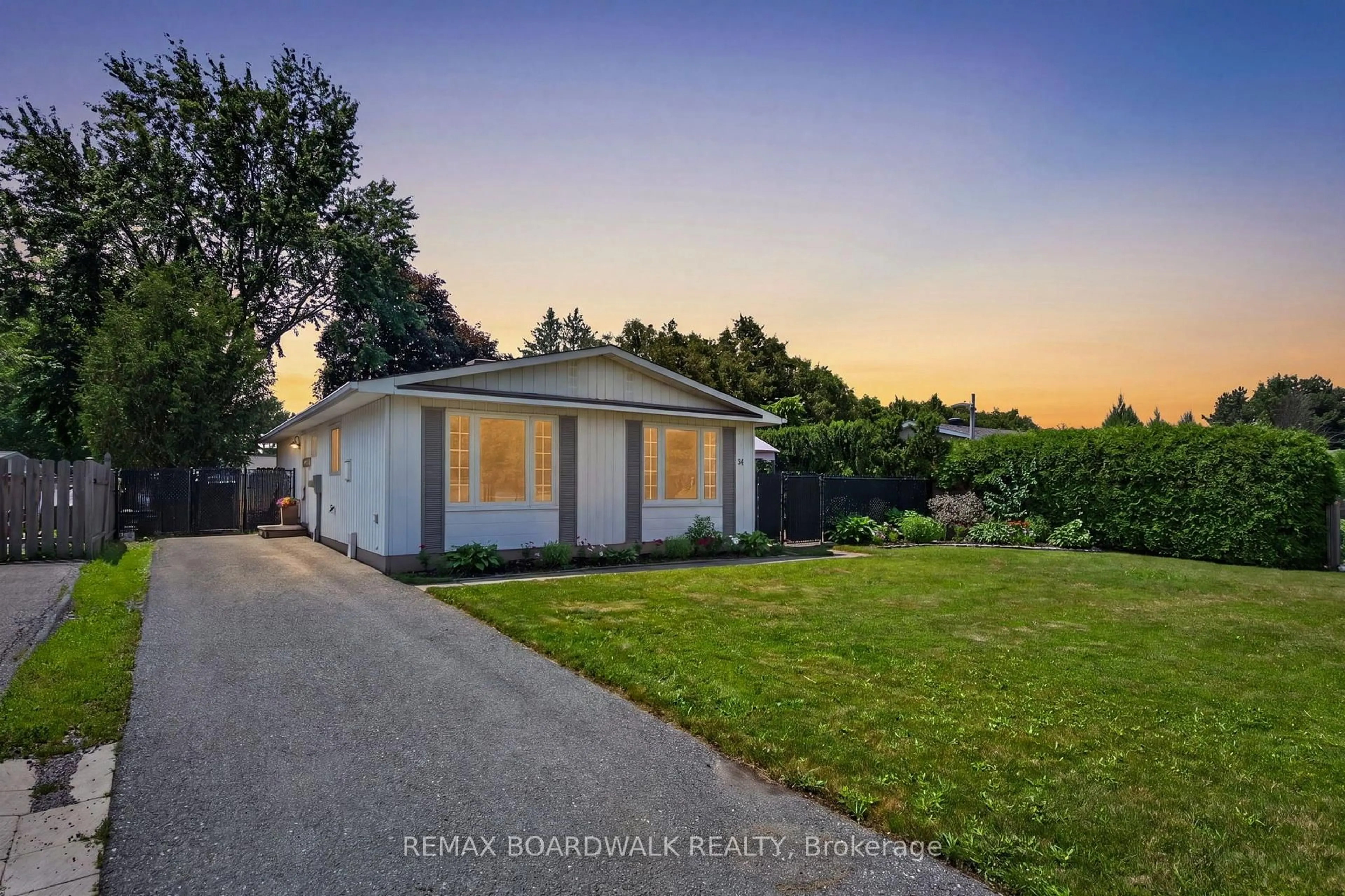 A pic from outside/outdoor area/front of a property/back of a property/a pic from drone, street for 34 Binscarth Cres, Kanata Ontario K2L 1S1