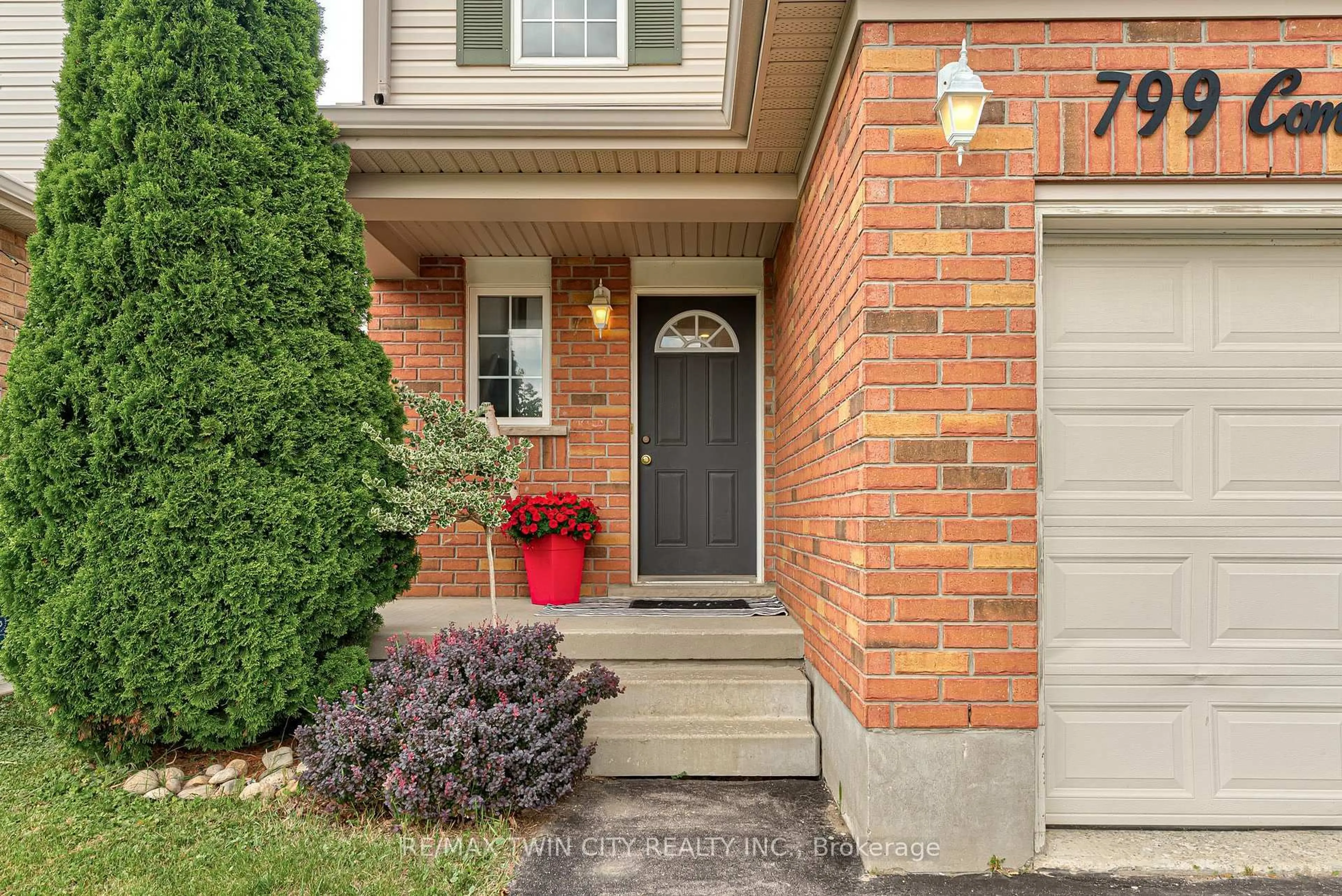 Unknown for 799 Commonwealth Cres, Kitchener Ontario N2E 4K8