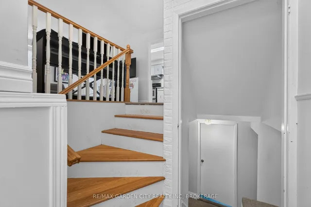 3 FALLINGBROOK Dr, Pelham 5