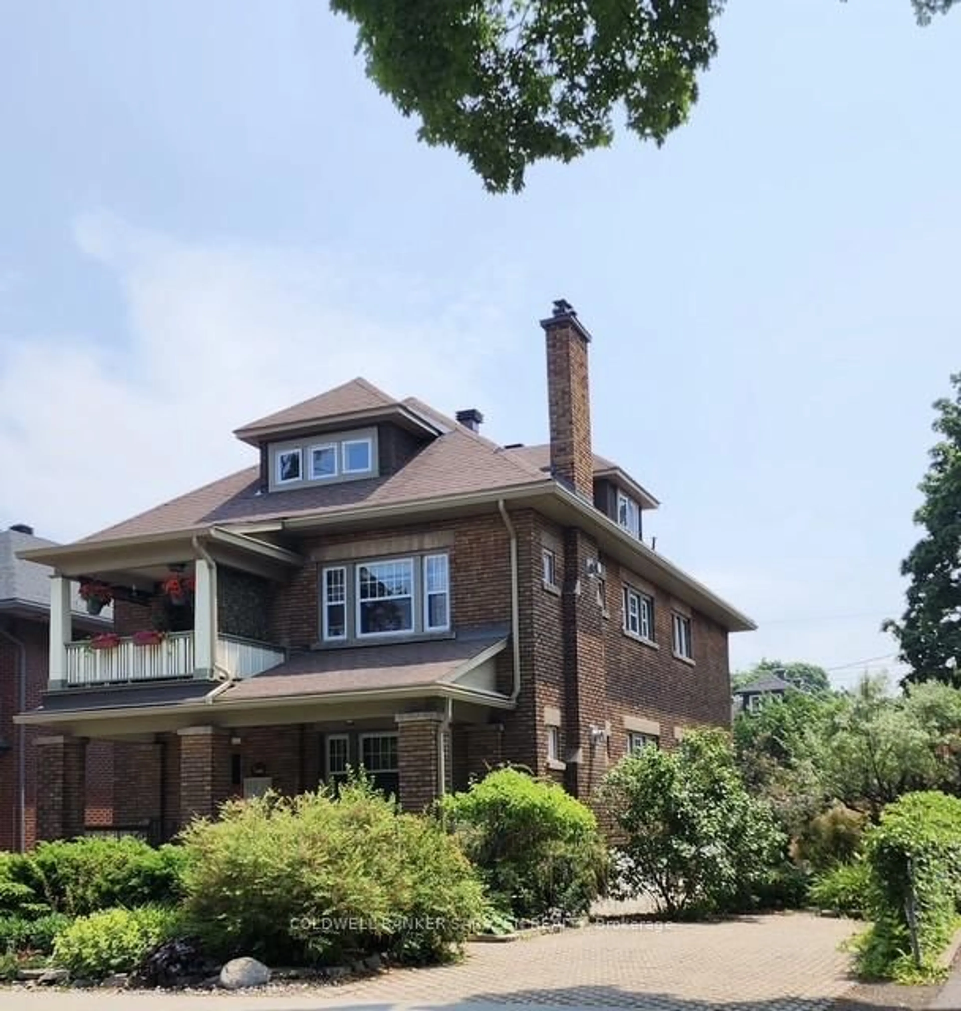 Home with brick exterior material, building for 380 First Ave, Ottawa Ontario K1S 2H1